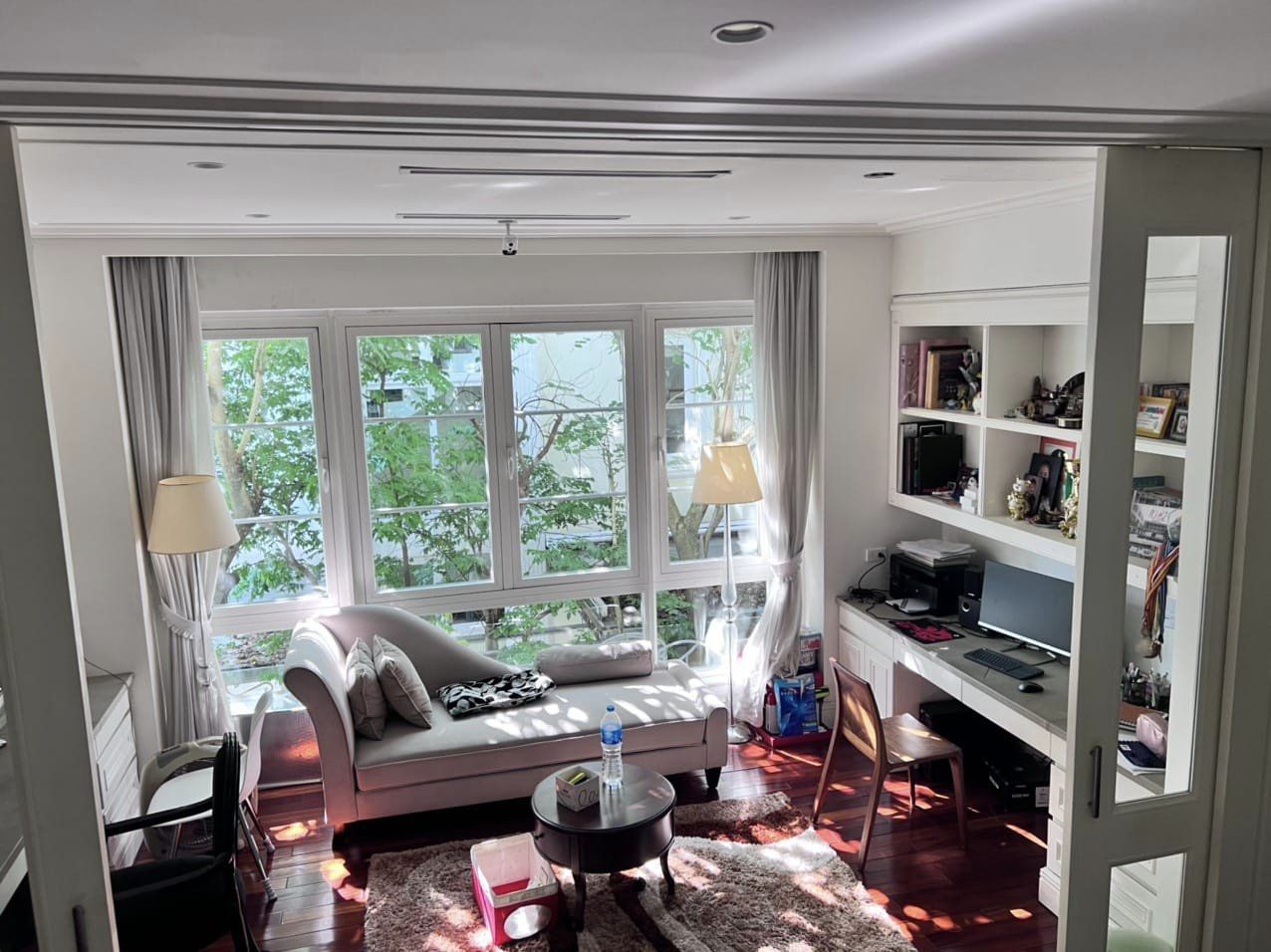 BIỆT THỰ NGHI TÀN TÂY HỒ- ÔTÔ 7 CHỖ TRÁNH NHAU - KINH DOANH SẦM UẤT