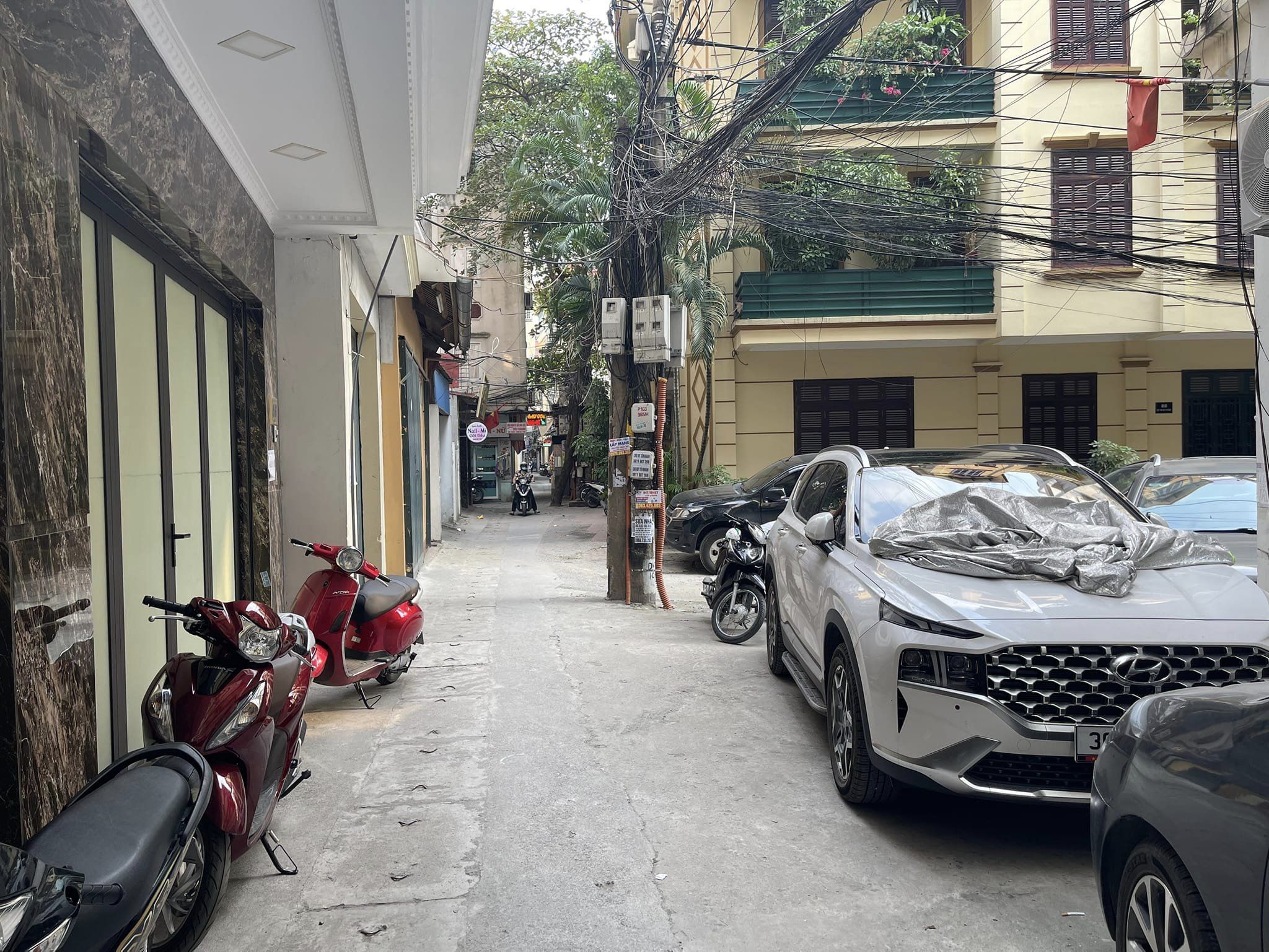 BÁN NHÀ HOÀNG QUỐC VIỆT,CẦU GIẤY-11.8 TỶ-52M2 7T MT 4.8M-GARA Ô TÔ TRÁNH,NGÕ THÔNG,NHÀ ĐẸP TỰ XÂY