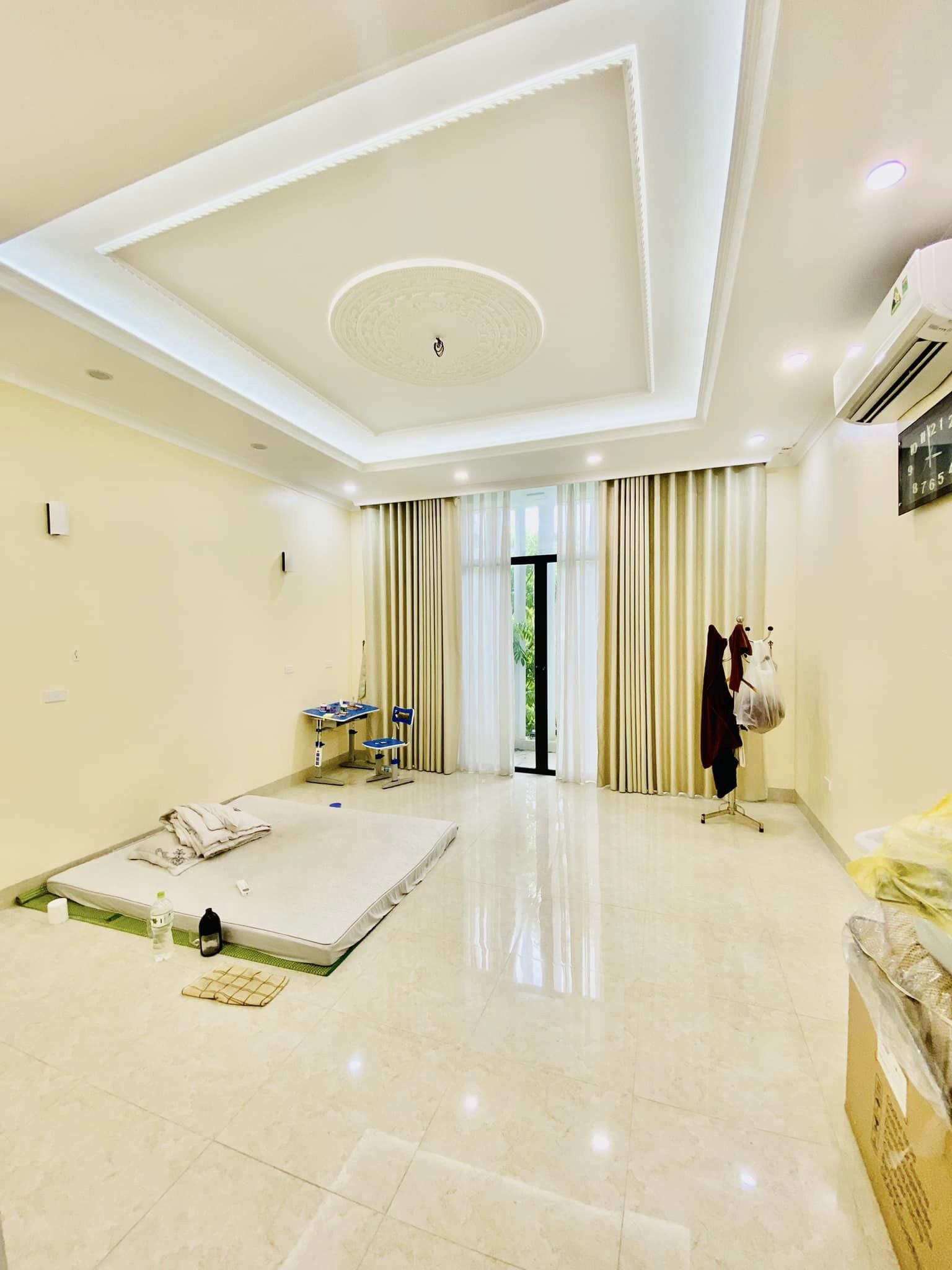 Quang Tiến - Đại Mỗ - 70m2 x 4 tầng thô - Mặt tiền 5,2m - Ôtô vào nhà - Giá ngang giá đất 75tr/m2