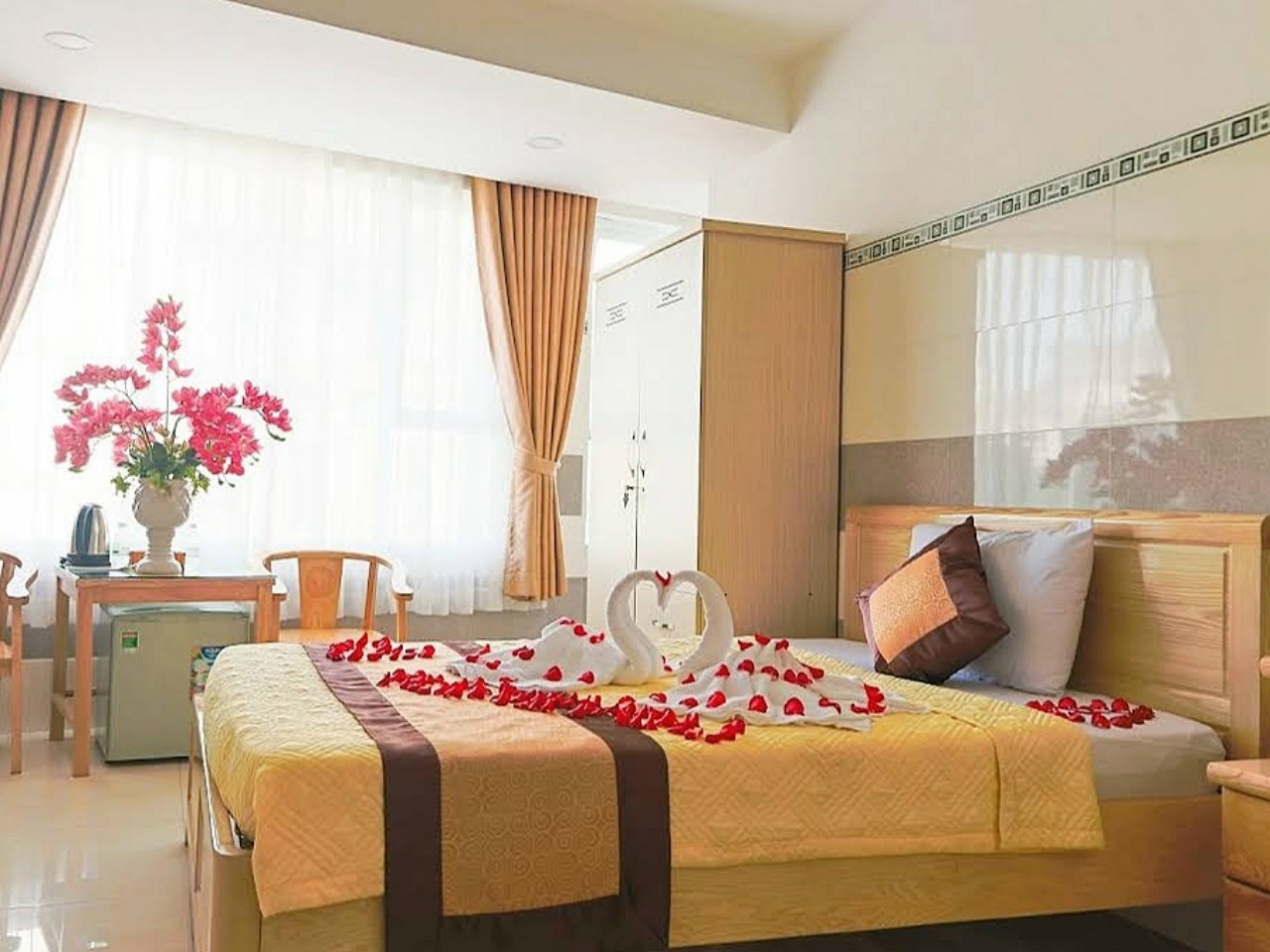 CẦN BÁN KHÁCH SẠN TP NHA TRANG KHÁNH HOÀ, KINH DOANH HÁI RA TIỀN... 22 TỶ. Lh: 0367789516. E NGA 18+