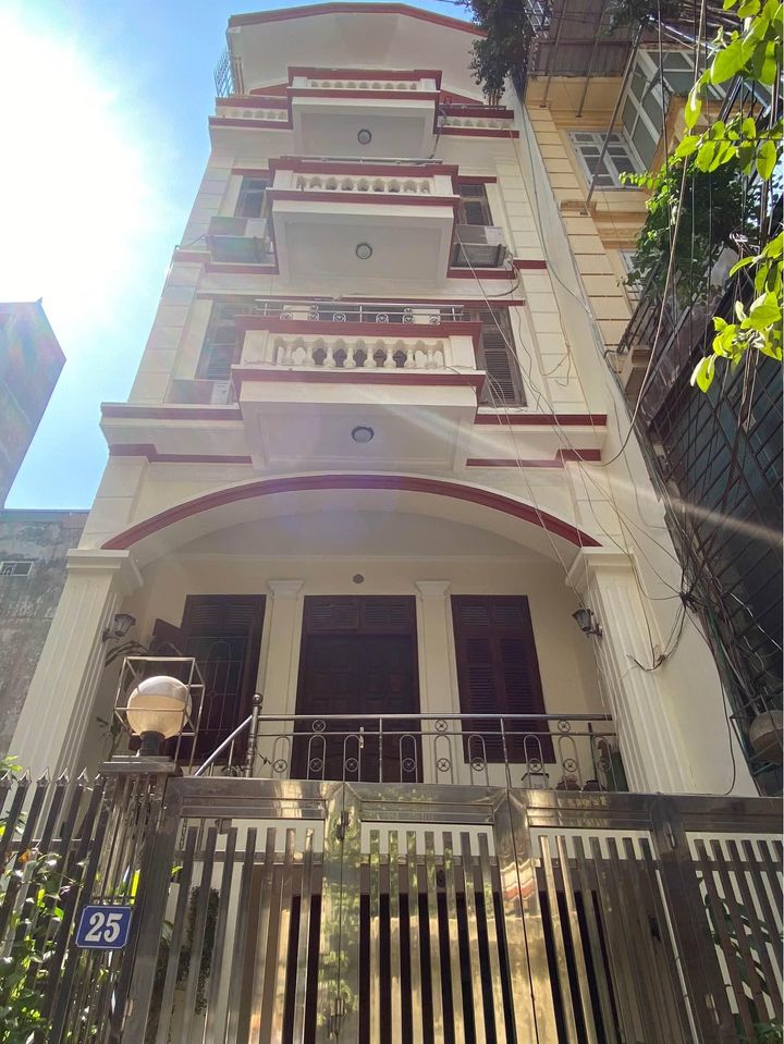 BIỆT THỰ NHÀ VƯỜN PHỐ CÁT LINH - VỊ TRÍ KIM CƯƠNG QUẬN BA ĐÌNH - KINH DOANH GIÒNG TIỀN 50TR/THÁNG