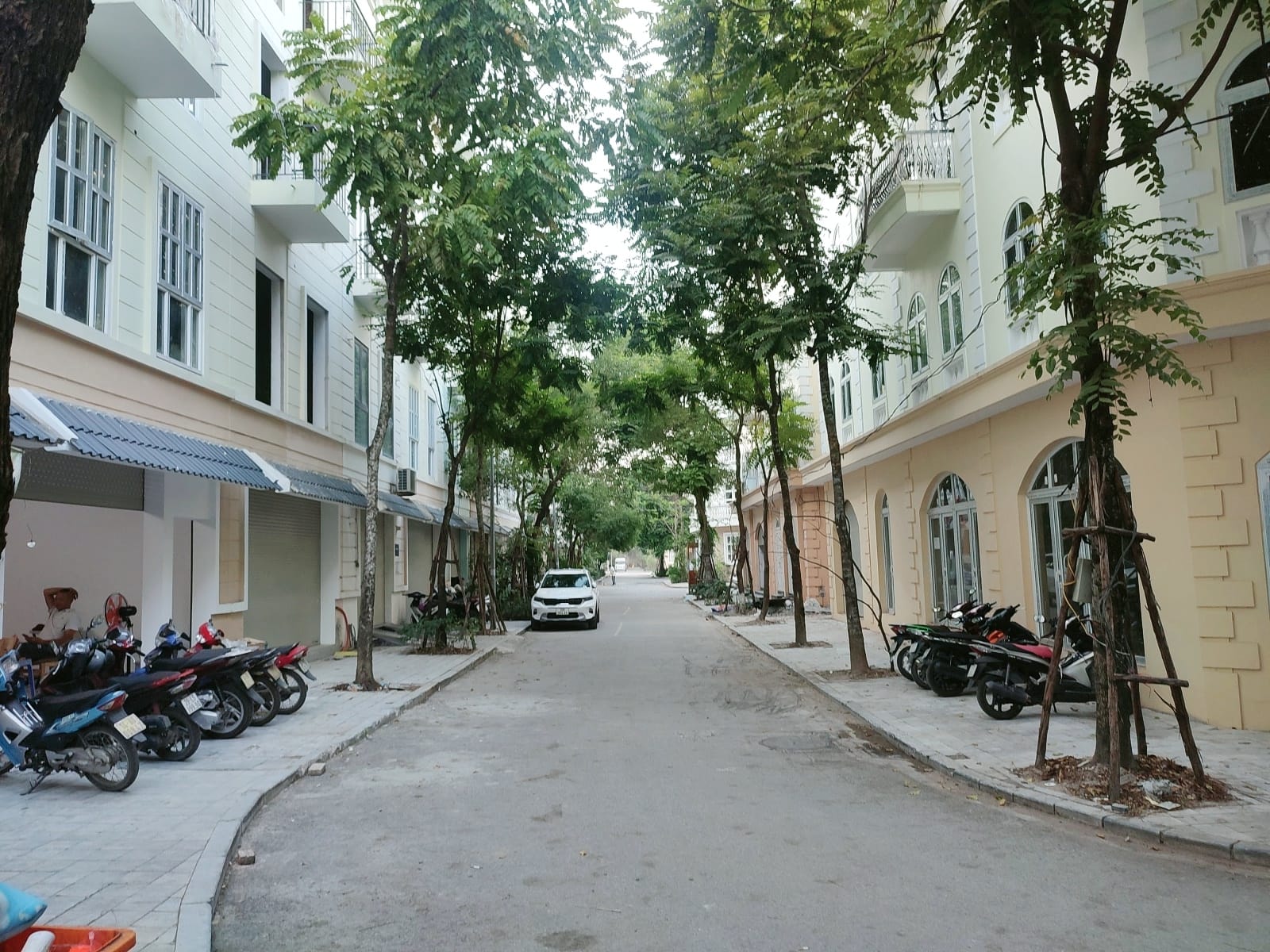 Bán Tòa Nhà Văn Phòng Mặt Phố Trường Chinh, Đống Đa, DT 106m MT 9.5m 52Tỷ