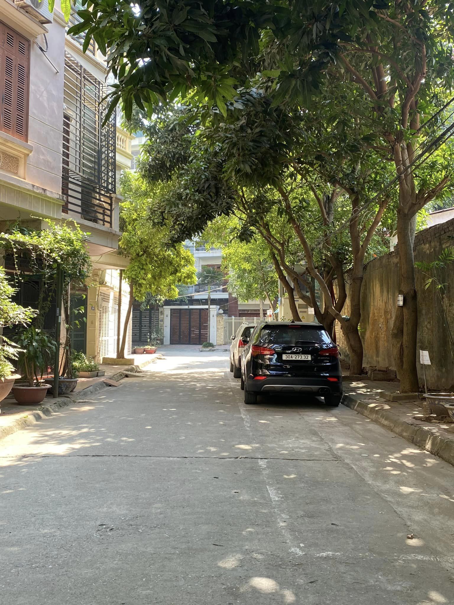 NGÕ 234 HOÀNG QUỐC VIÊT, CẦU GIẤY- PHÂN LÔ- GARA : 41M x 5T, MT 4M, GIÁ 8,8 TỶ.