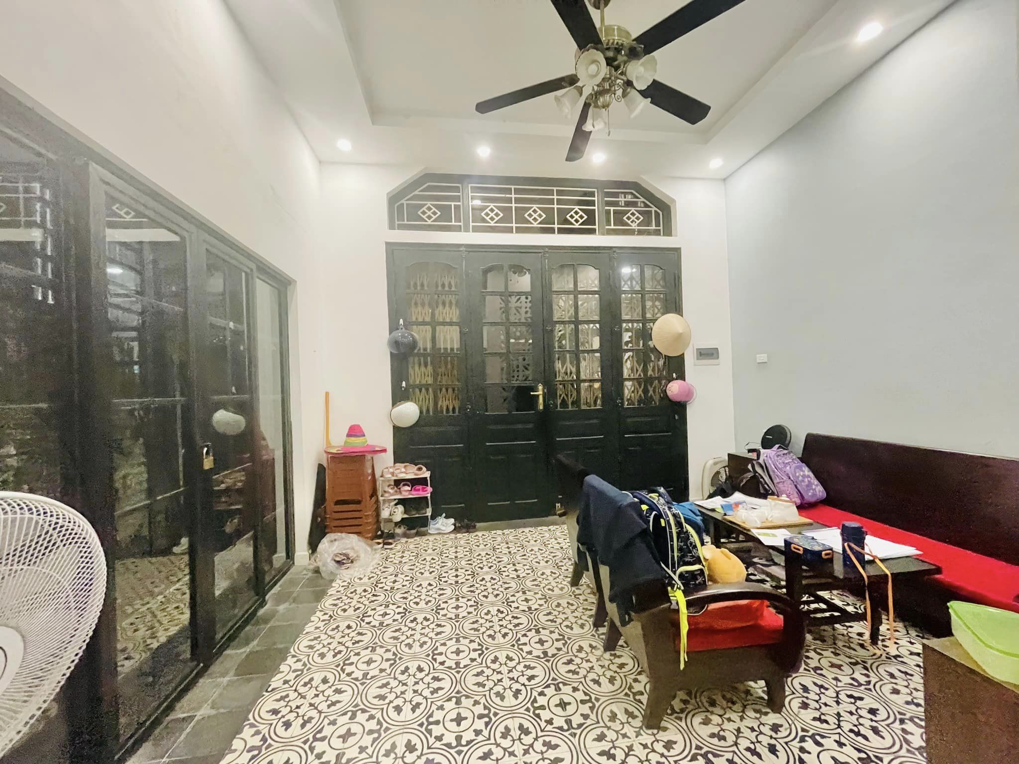 Bán nhà riêng Hào Nam, nhà cực đẹp giá rẻ 46m2 chỉ 5.15 tỷ, ngõ thông, mặt tiền rộng...