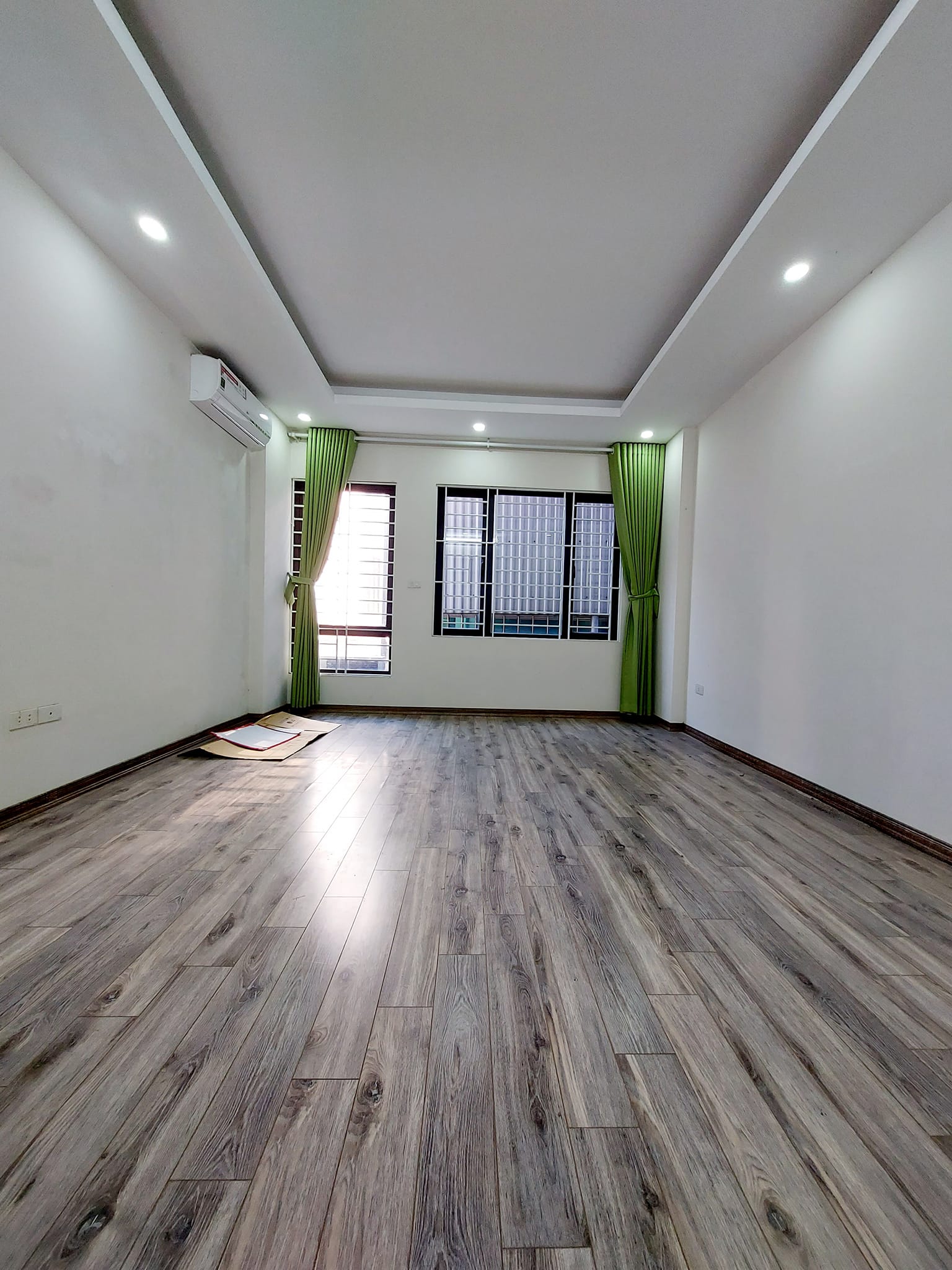 Cần bán nhà riêng ngõ 103 Pháo Đài Láng, Đống Đa. DT 31m2*5T, giá 4,98tỷ.