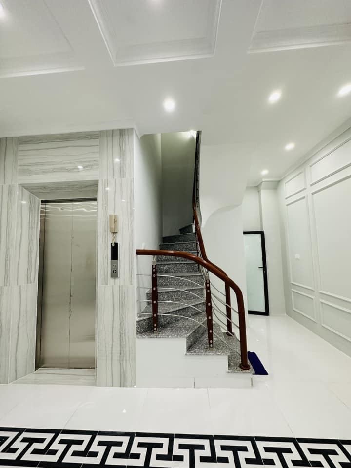 NHÀ ĐẸP NGUYỄN KHANG - CÁCH MẶT PHỐ 40M - Ở NGAY