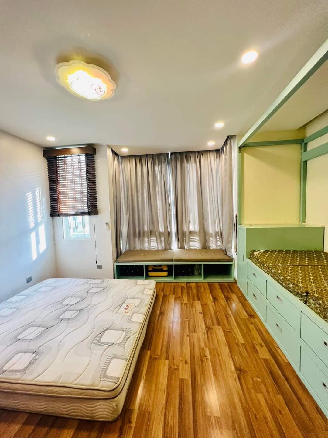 Duy nhất 1 căn có 1 0 2 Bán BTLK vị trí Lộc giá người nhà Văn Quán, Hà Đông 85m 5 tầng Gara Ô tô, Thang máy, vỉa hè