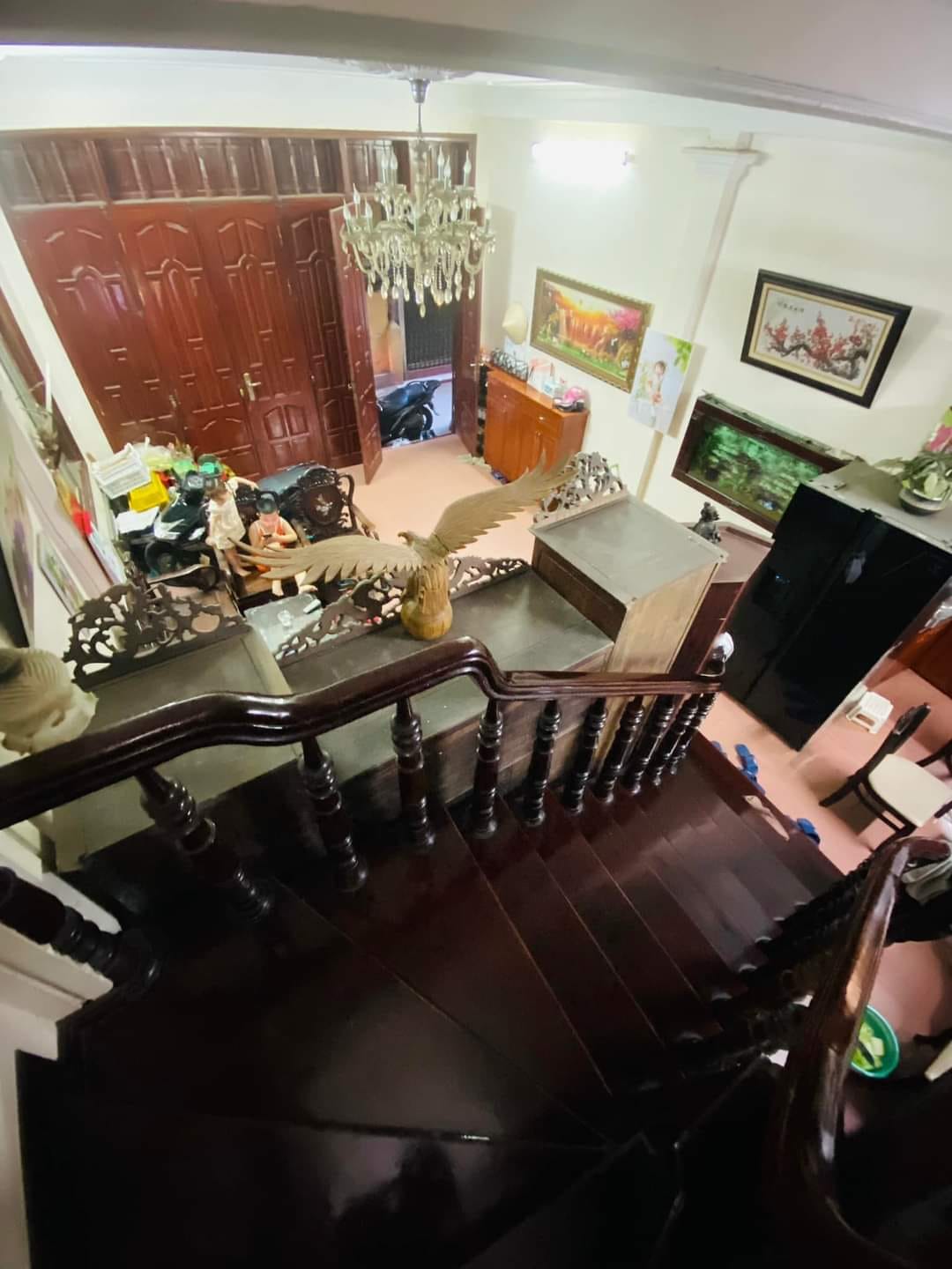 Hàng Hiếm!! Hào Nam - Mặt Ngõ - Rộng 50m2 - 4 Tầng - Mặt tiền 5m - Giá 7.2 Tỷ - Lô Góc.