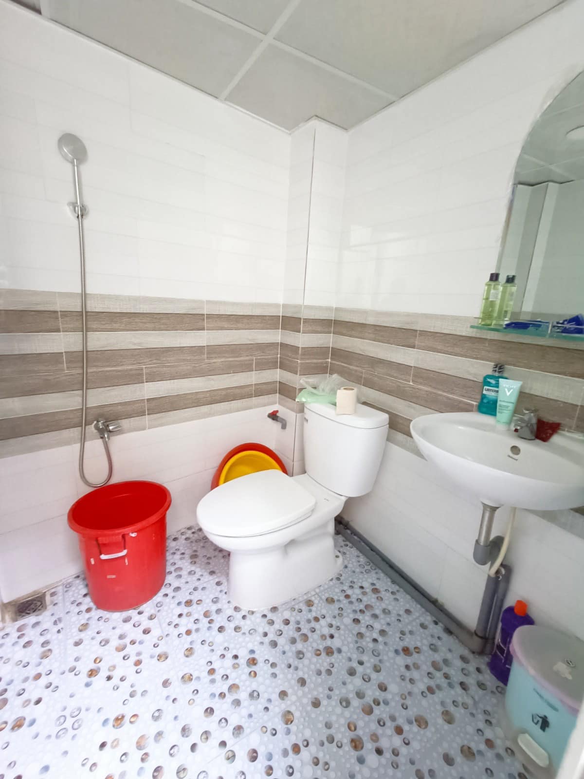 HIẾM - QUẬN 6 - 42M2 - HẺM XE HƠI CÁCH MẶT TIỀN 1 CĂN - NHÀ MỚI ĐẸP Ở LUÔN - TẶNG FULL NỘI THẤT - GIÁ 3.3 TỶ tl.