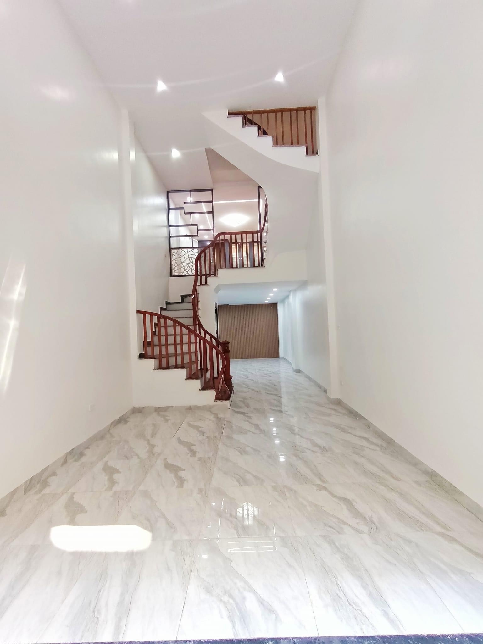 BÁN NHÀ HOA BẰNG, YÊN HOÀ, CẦU GIẤY. NHÀ PHÂN LÔ. Ô TÔ ĐỖ GẦN. NHÀ MỚI ĐẸP KEENG, SỔ ĐỔ VUÔNG VẮN.