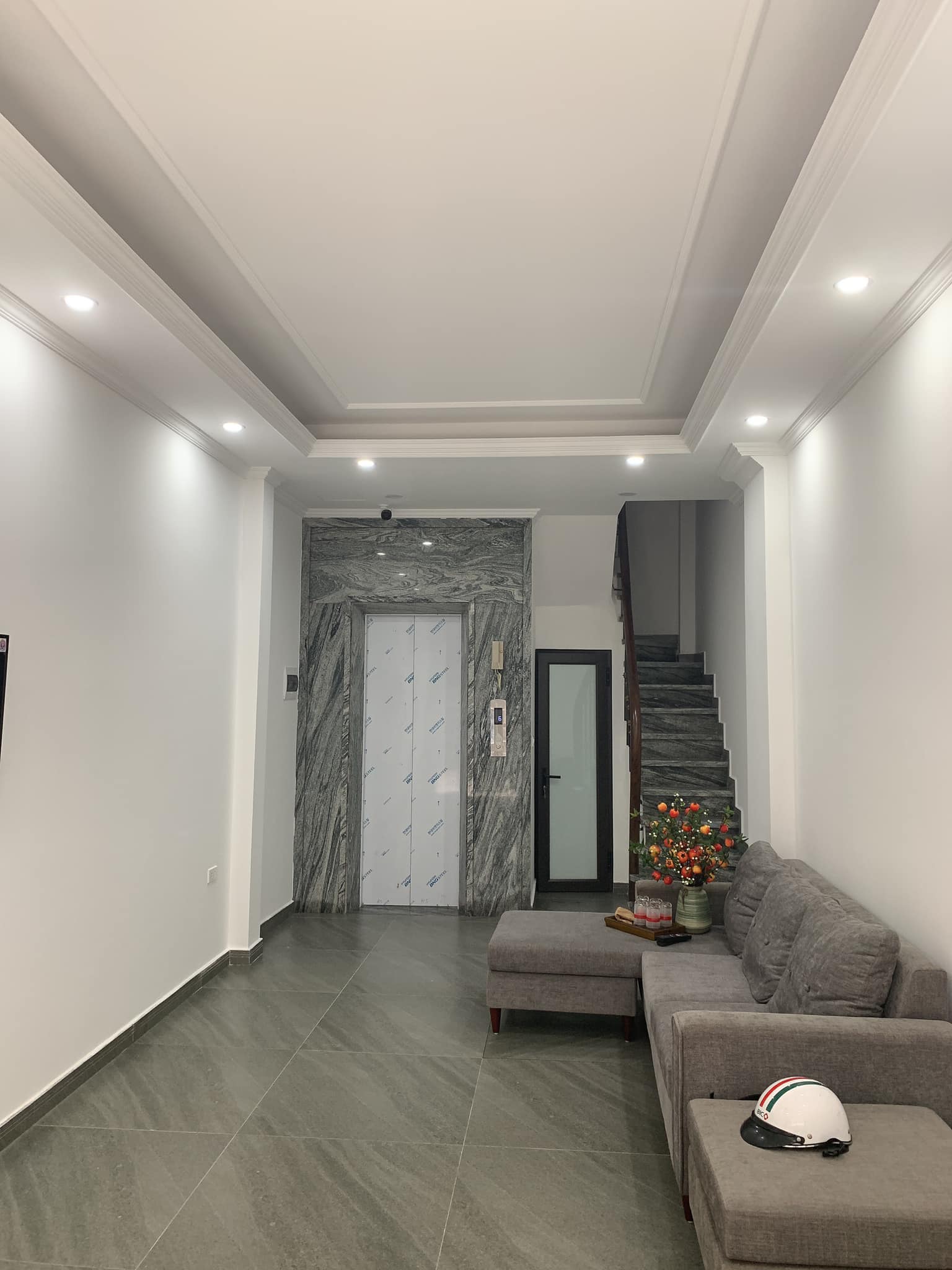 BÁN NHÀ TRƯƠNG ĐỊNH, MẶT PHỐ, LÔ GÓC, 6 TẦNG THANG MÁY, KINH DOANH.