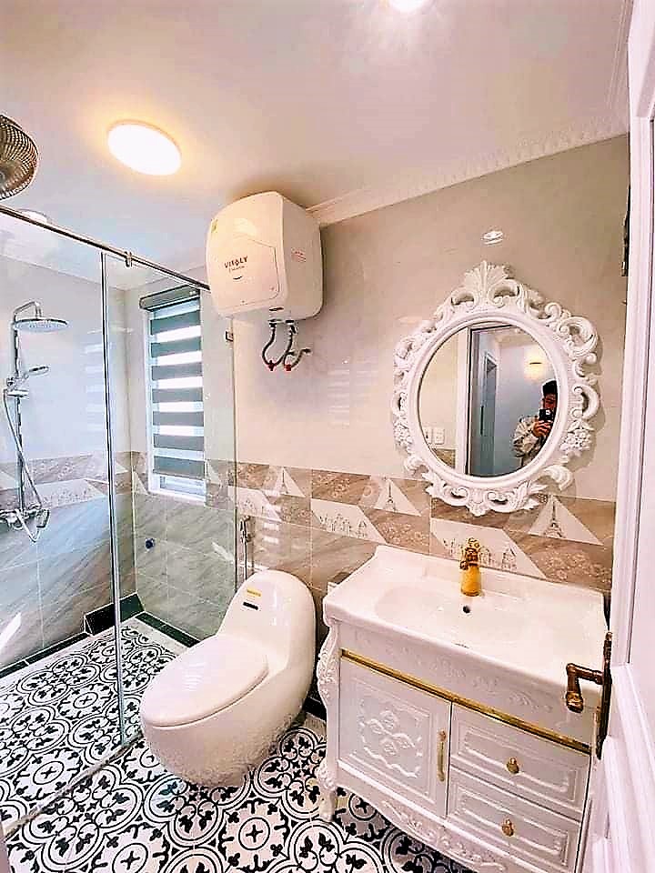 Đặng Tiến Đông Nhà đẹp bán 72m2 5T Phân Lô 3 Thoáng Gara Ô tô Thang Máy Ở 14.6 tỷ