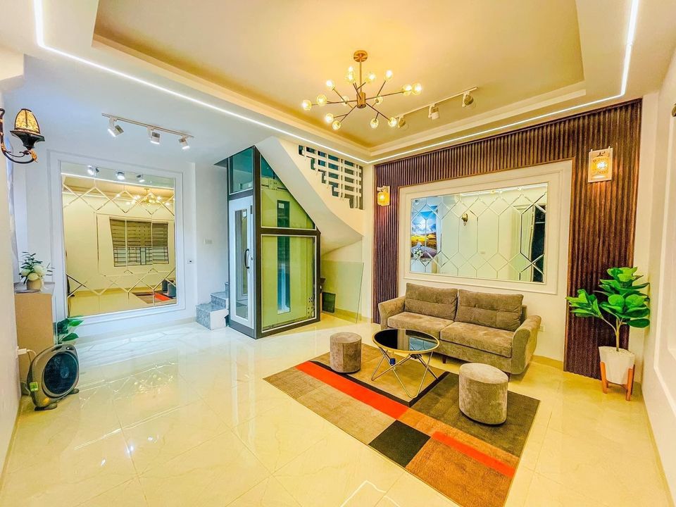 Bán nhà Hoàng Công Chất, Bắc Từ Liêm 5 tầng x 60m2, MT 4m, đường ô tô, kinh doanh, chủ tặng đầy đủ nội thất, chỉ 4.15