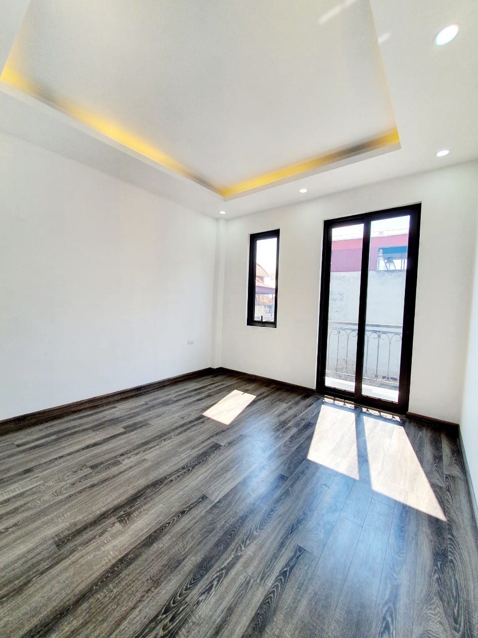 Bán Nhà Mới Đẹp Giáp Nhị 45m2 - 5 Tầng - Mặt tiền Khủng 5.5m - Giá Nhỉnh 6 Tỷ.