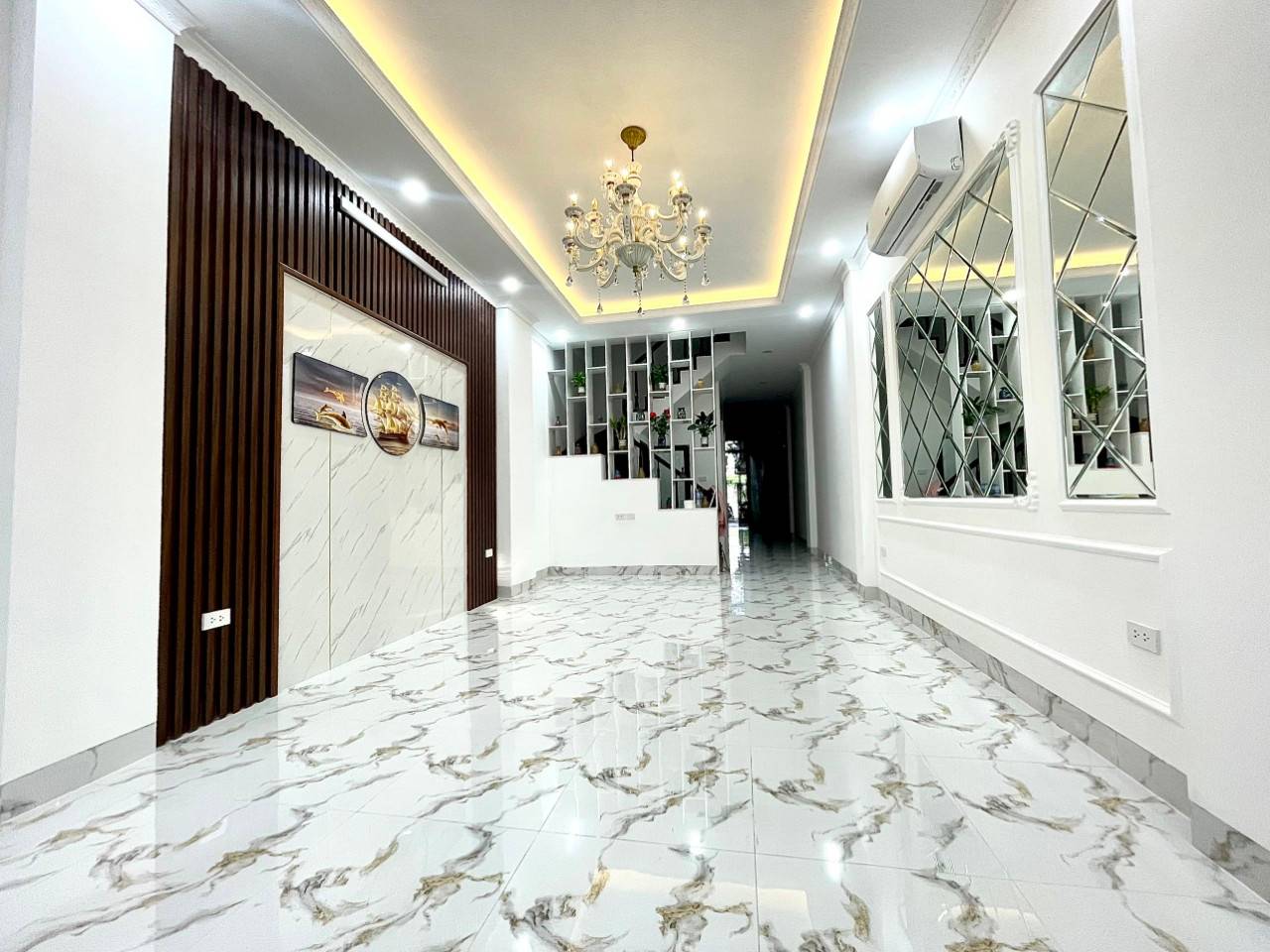 Bán nhà mặt phố Trương Định 74m2 , vỉa hè thông thoáng , kinh doanh đa ngành , bạt ngàn tiện ích