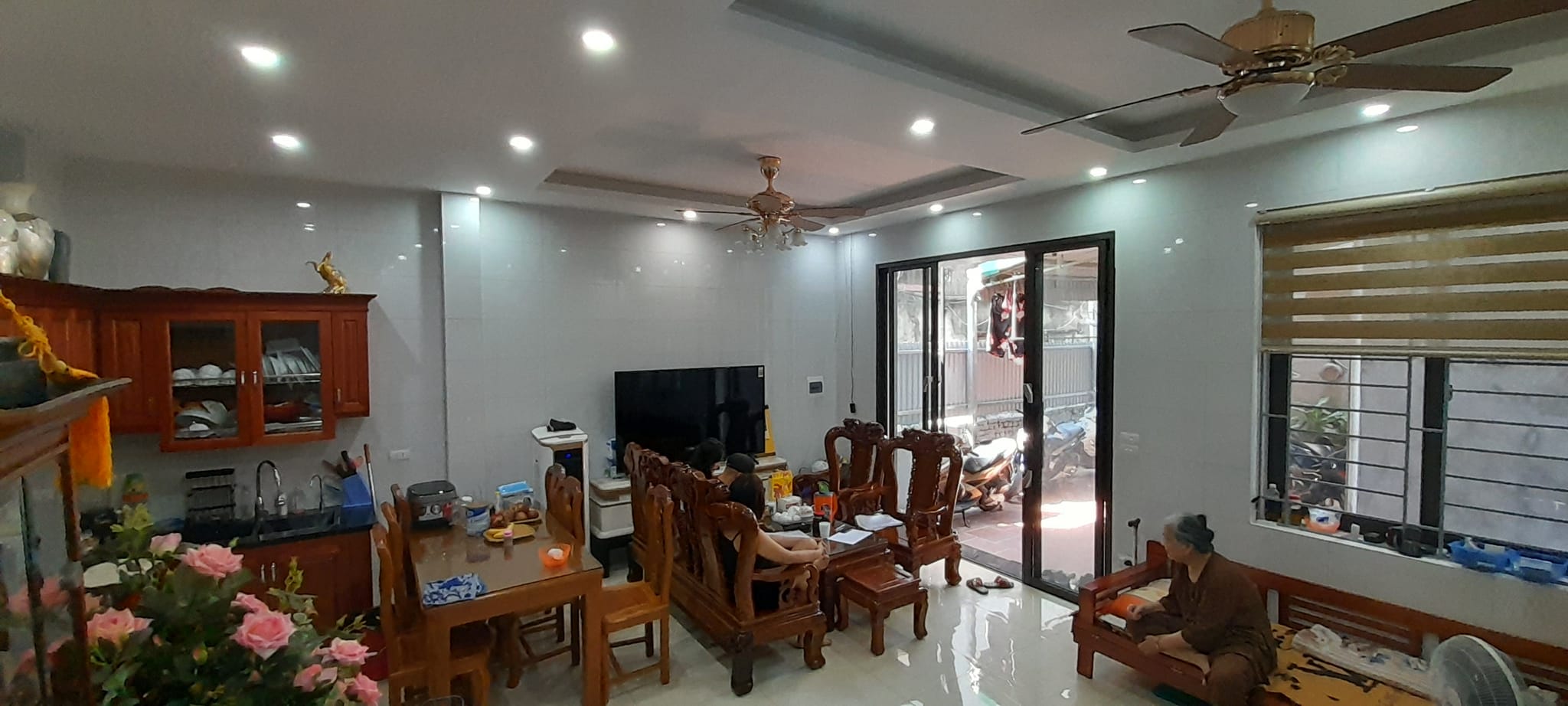 HỒNG TIẾN - NHÀ ĐẸP CHỐT NGAY TRONG NGÀY - DÂN XÂY - 4 THOÁNG VĨNH VIỄN- 10M Ô TÔ TRÁNH - NGÕ THÔNG -