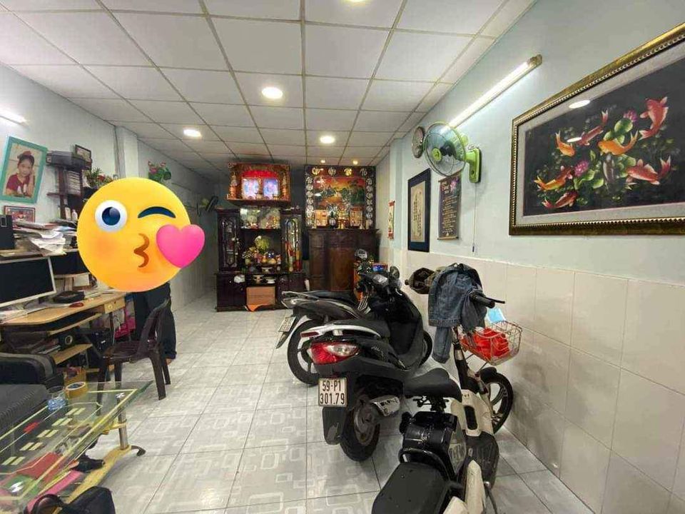 BÁN NHÀ C4 -TÂN SƠN NHÌ -HẺM 3 GÁC -4 X 20 -3 PN CHỈ 5.2 TỶ