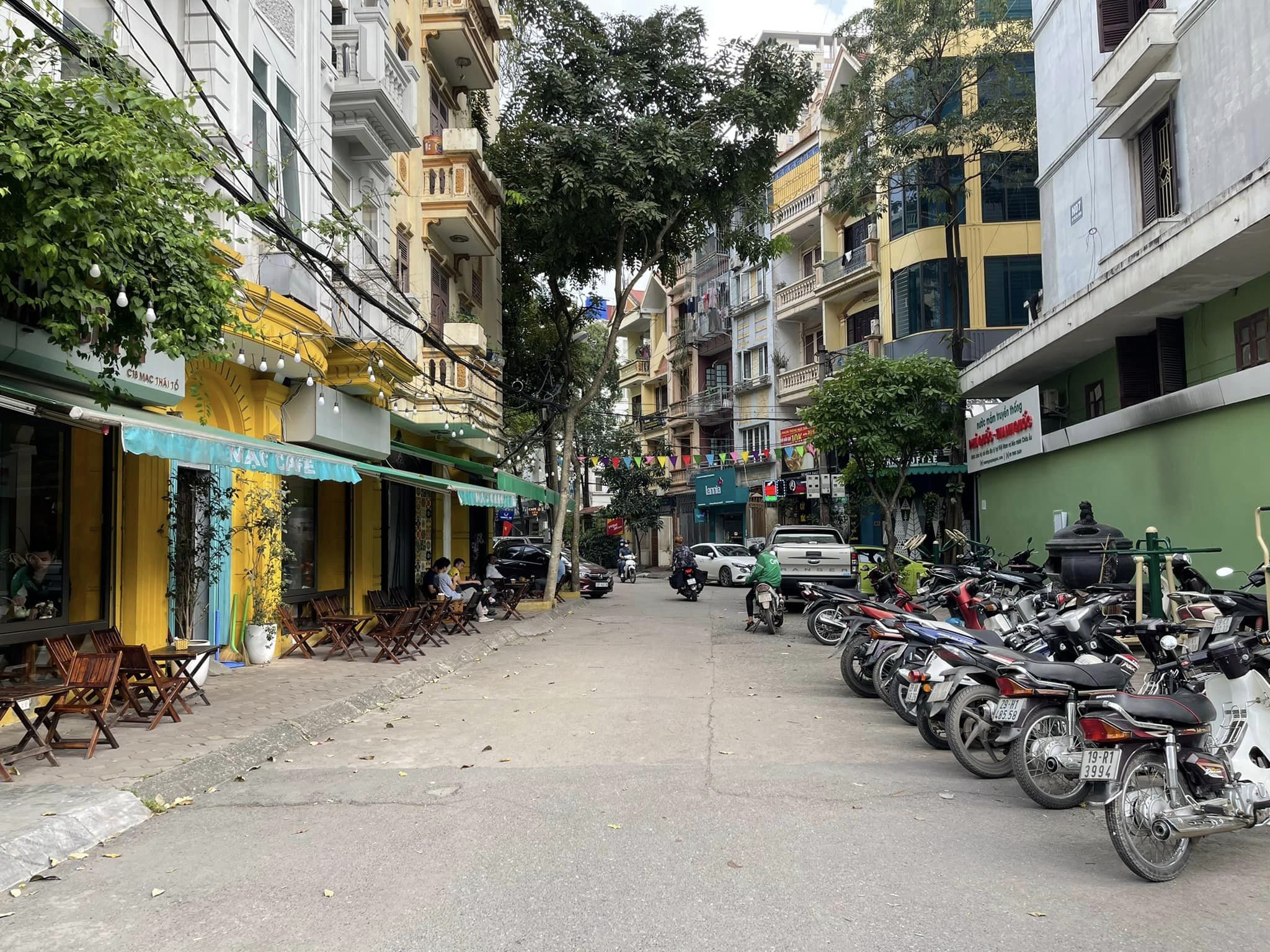 Siêu đẹp. Nhà ngõ oto tránh, phố Trung Kính, 6 tầng, MT 9,4m, 210m2. Giá 39 tỷ