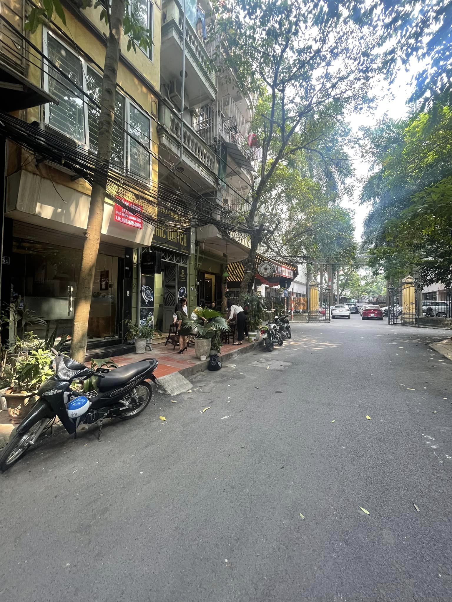 BÁN NHÀ MẶT NGÕ TRẦN QUANG DIỆU, ĐỐNG ĐA, KINH DOANH , VỈA HÈ . GIÁ 10.5 TỶ.