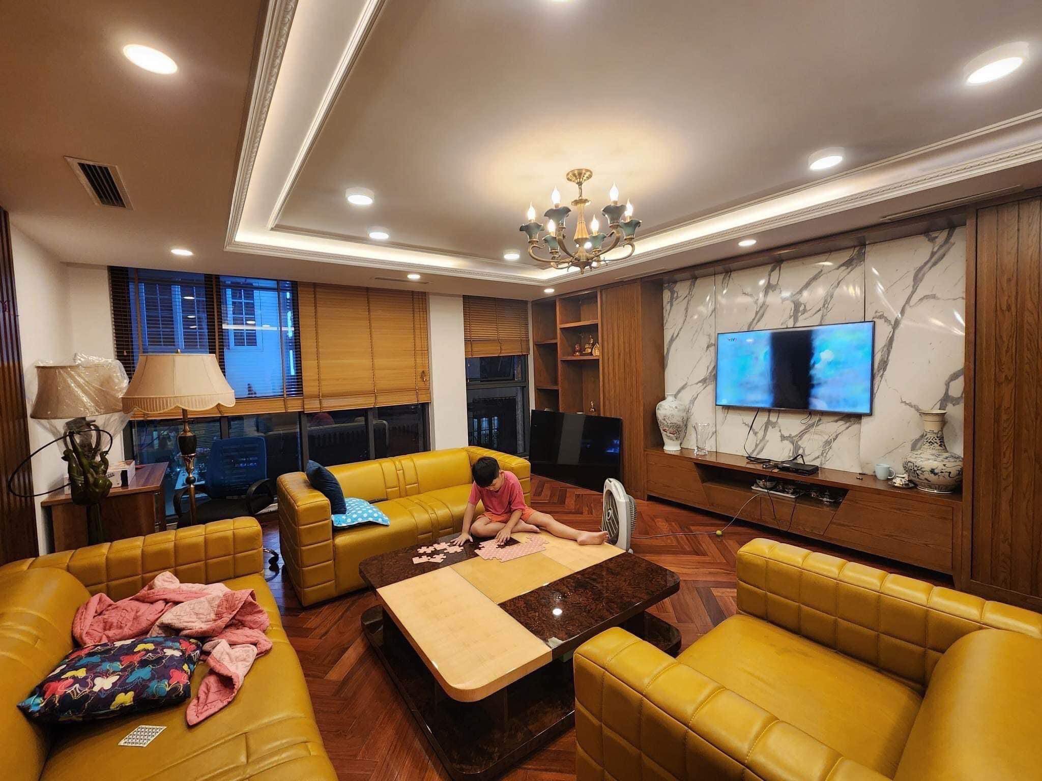 Siêu Phẩm Phố Nguyên Hồng. Kinh Doanh ĐỈNH. Phân Lô Ô Tô Tránh, Chào Bán 25Tỷ.