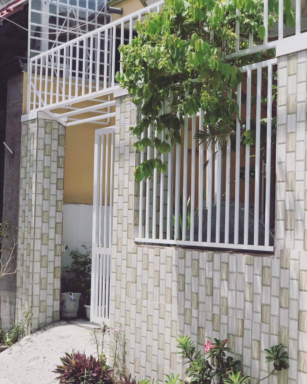 bán nhà đường o tô thông thoáng gần chợ Vĩnh Hải Nha Trang giá đầu tư.