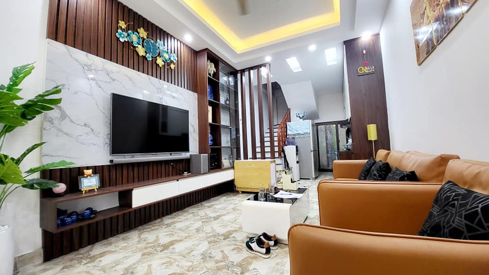 Bán Gấp! Ngọc Hồi TT Văn Điển ôtô đỗ cửa, 40m 5 tầng giá chỉ nhỉnh 3 tỷ