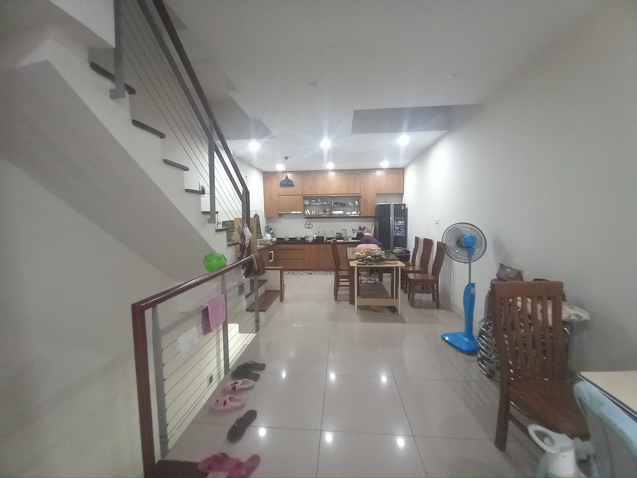 Bán nhà Đống Đa , phân lô trần Quang Diệu , vỉa hè , ô tô tránh , ô tô vào nhà , gần phố