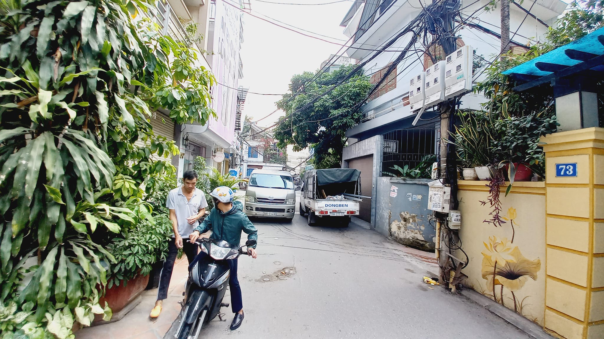 Bán nhà Ngõ 175 Lạc Long Quân DT 42m, 2 OTO tránh, Giá chỉ 8,5 tỷ