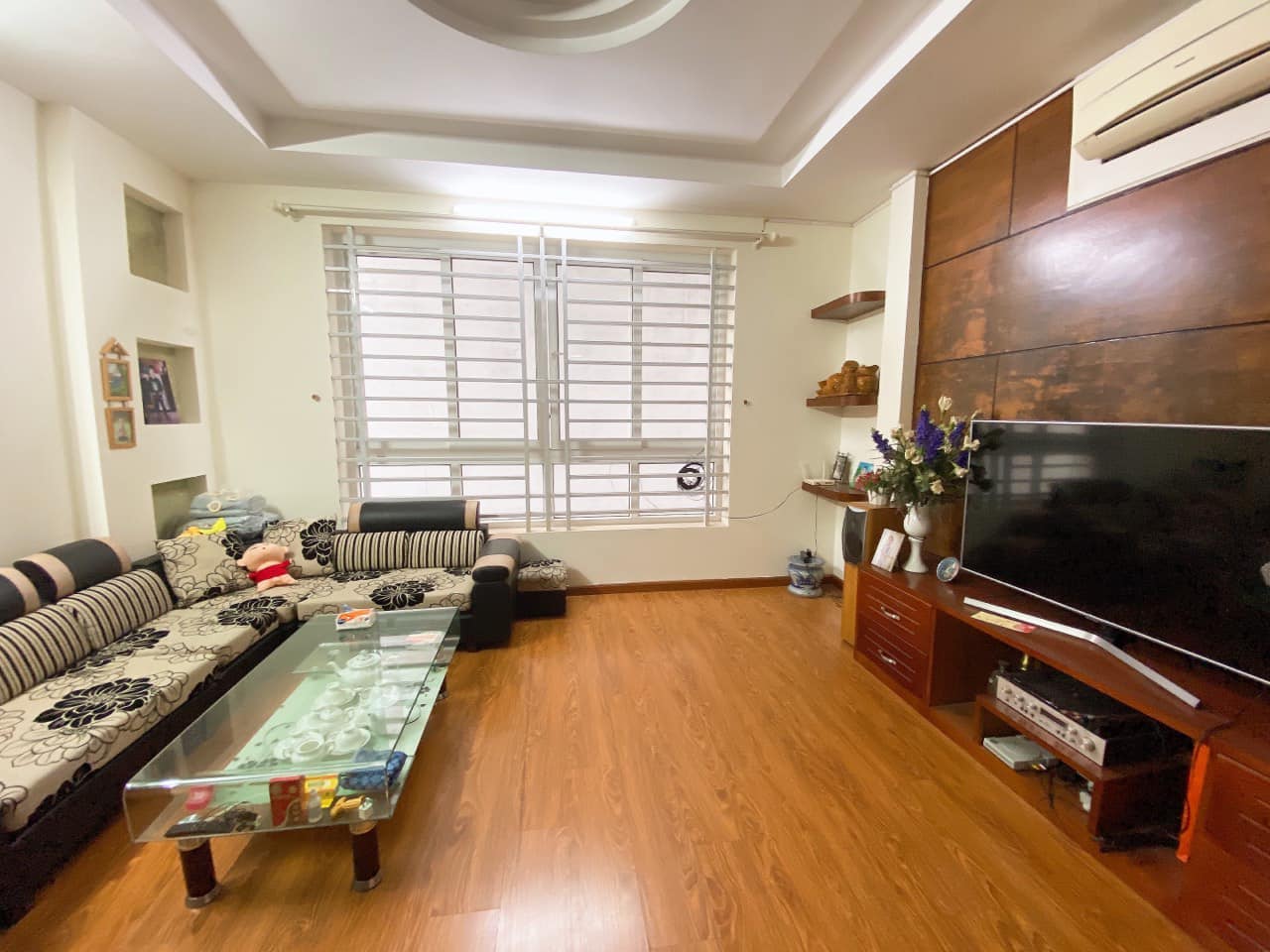 Bán nhà lô góc Cầu Giấy DT 39m²x6T.ngõ oto đỗ.an sinh đỉnh,siêu thoáng.ở sướng.