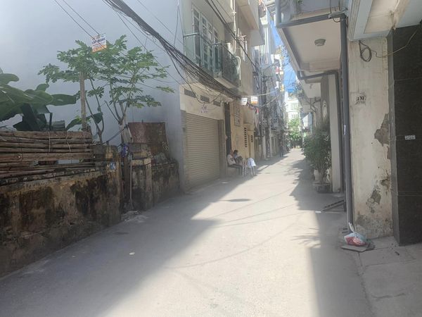 BÁN ĐẤT TỨ LIÊN - VỊ TRÍ ĐẸP 2 MẶT NGÕ OTO 7 CHỖ VÀO NHÀ - CÁCH PHỐ LỚN VÀI BƯỚC CHÂN - MẶT