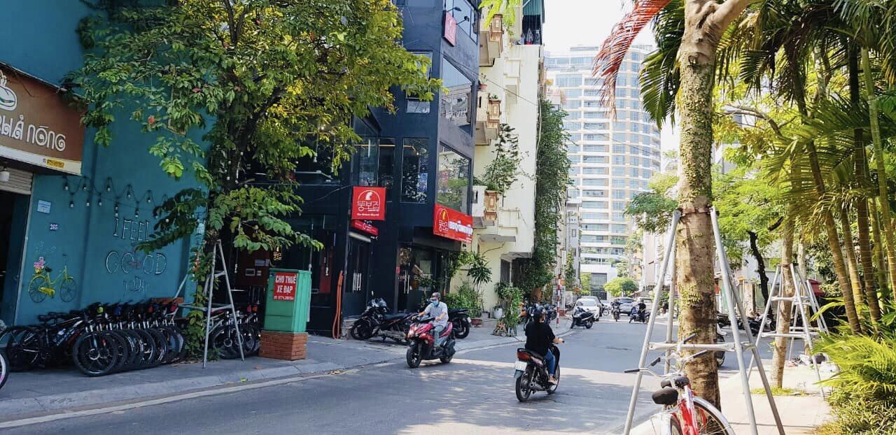 Bán nhà mặt phố Trích Sài, Tây Hồ - 54m giá 24 tỷ - Thông sàn kinh doanh - Lô góc cực thoáng.