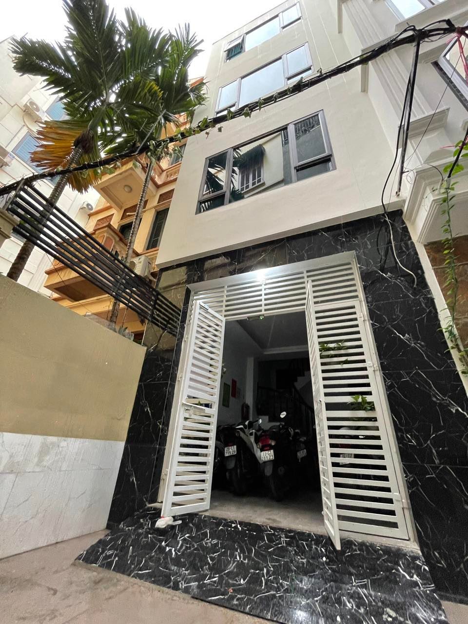 BÁN NHÀ 5 TẦNG XÂY DỰNG HIỆN ĐẠI TẠI QUẬN NAM TỪ LIÊM, HÀ NỘI