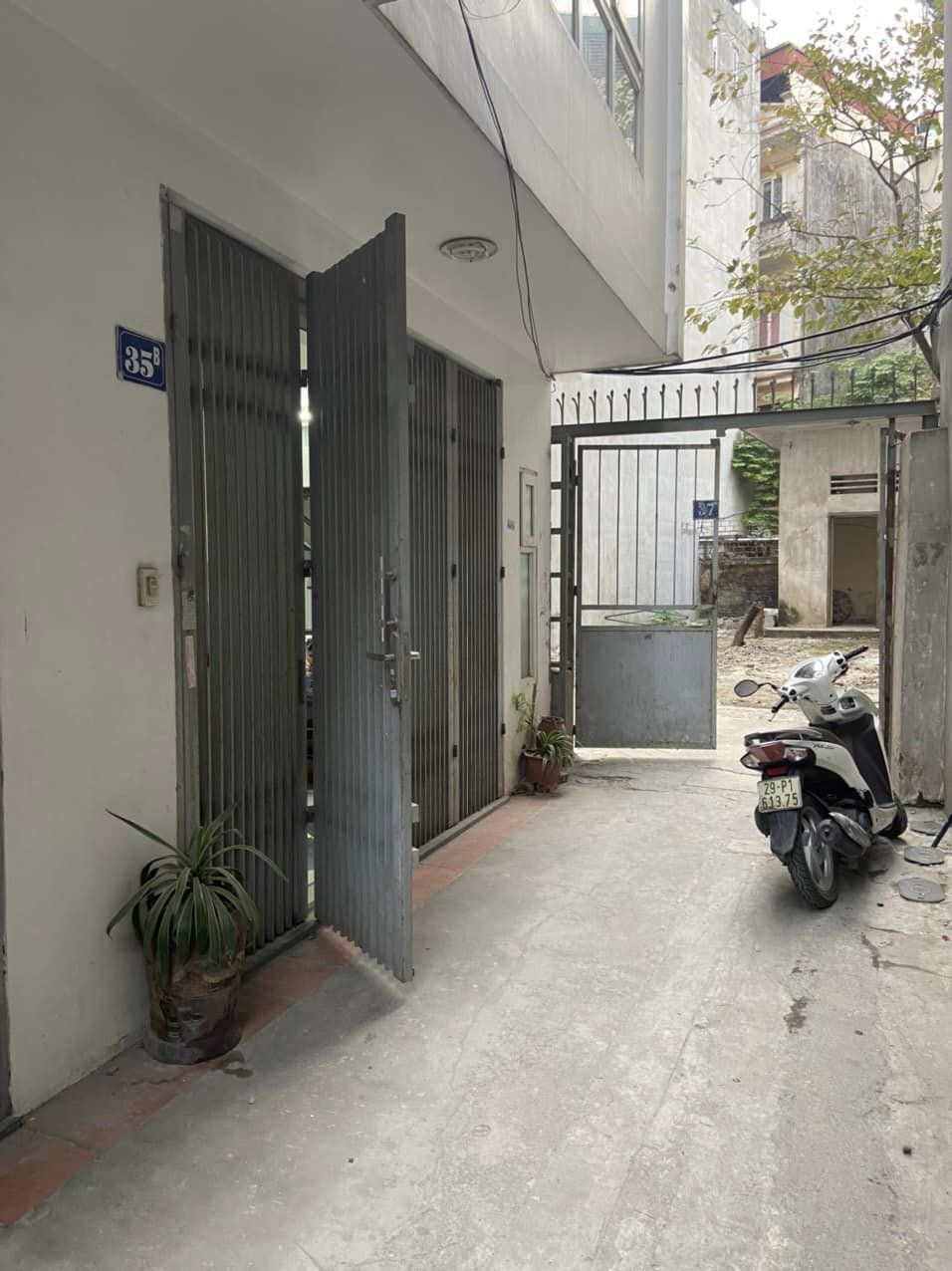 Nhà đẹp, lô góc, ô tô đỗ cửa, ngõ Quận Ủy Cầu Giấy. DT 39m²x 6 tầng.