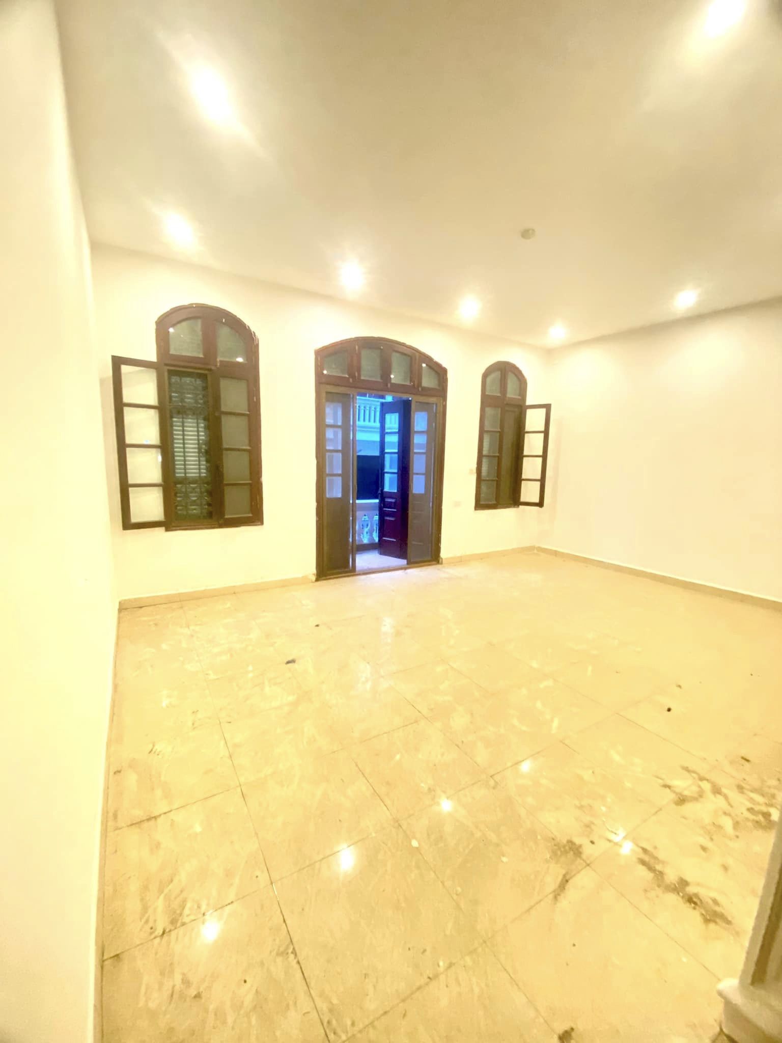 Bán nhà Võ Văn Dũng, Đống Đa, 60m2 x 5tầng, phân lô, vỉa hè, kinh doanh, giá 16.8 tỷ