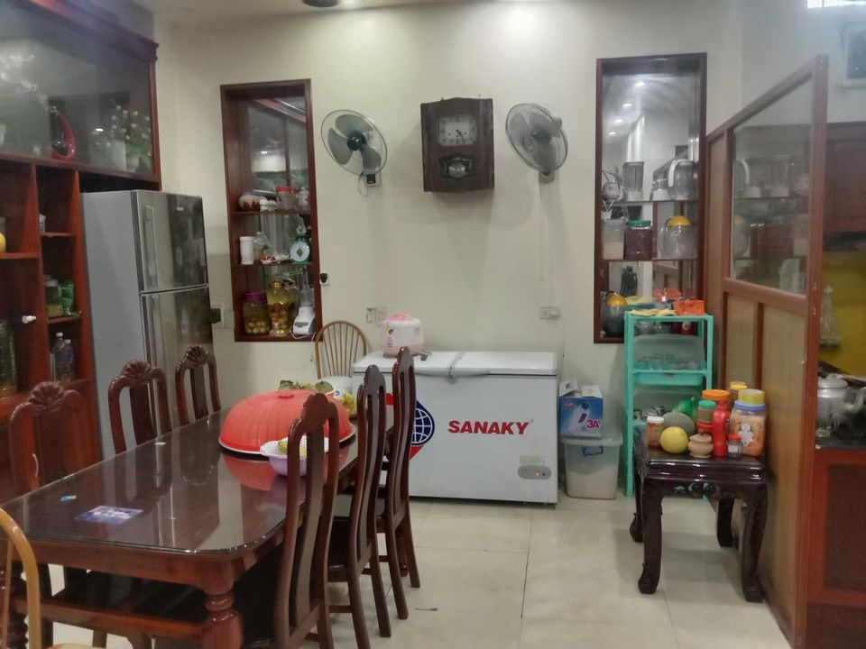 Bán nhà 3 tầng mặt đường mới gần chợ Trung tâm 3 phường Mường Thanh