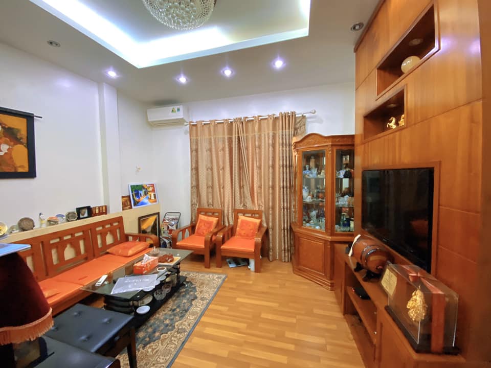 BÁN NHÀ 5 TẦNG NGUYỄN CHÍ THANH, PHÂN LÔ, Ô TÔ THÔNG, MẶT NGÕ KINH DOANH.