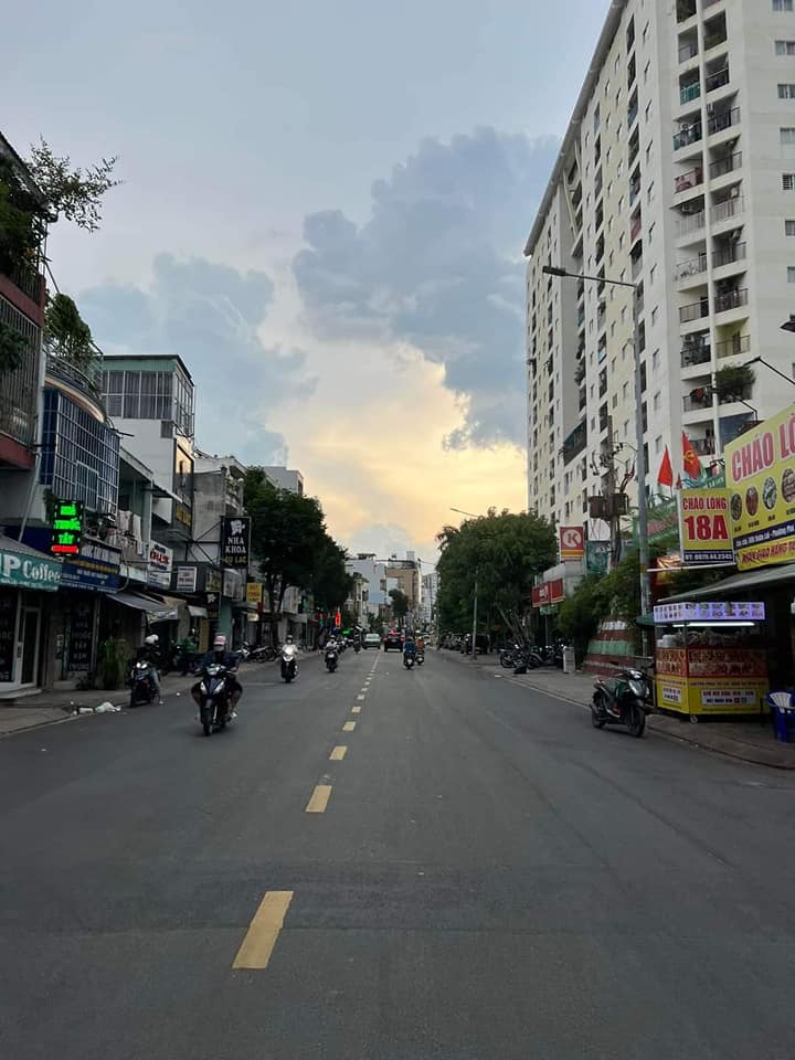 BÁN NHÀ 3 TẦNG 5PN HẺM NHỰA 7M THÔNG -VƯỜN LÀI -7 TỶ XX