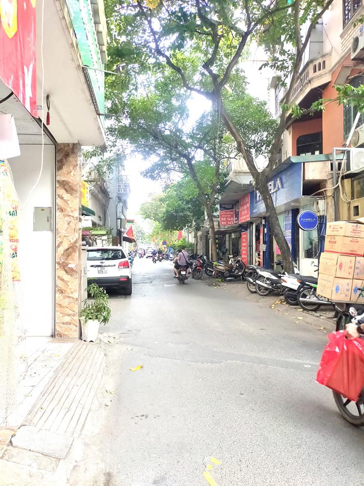 Nhà Mặt Phố Trung Liệt 42m2 - Xây 3 tầng 1 lửng - Mặt tiền 3.7m - Giá 10.8 Tỷ.