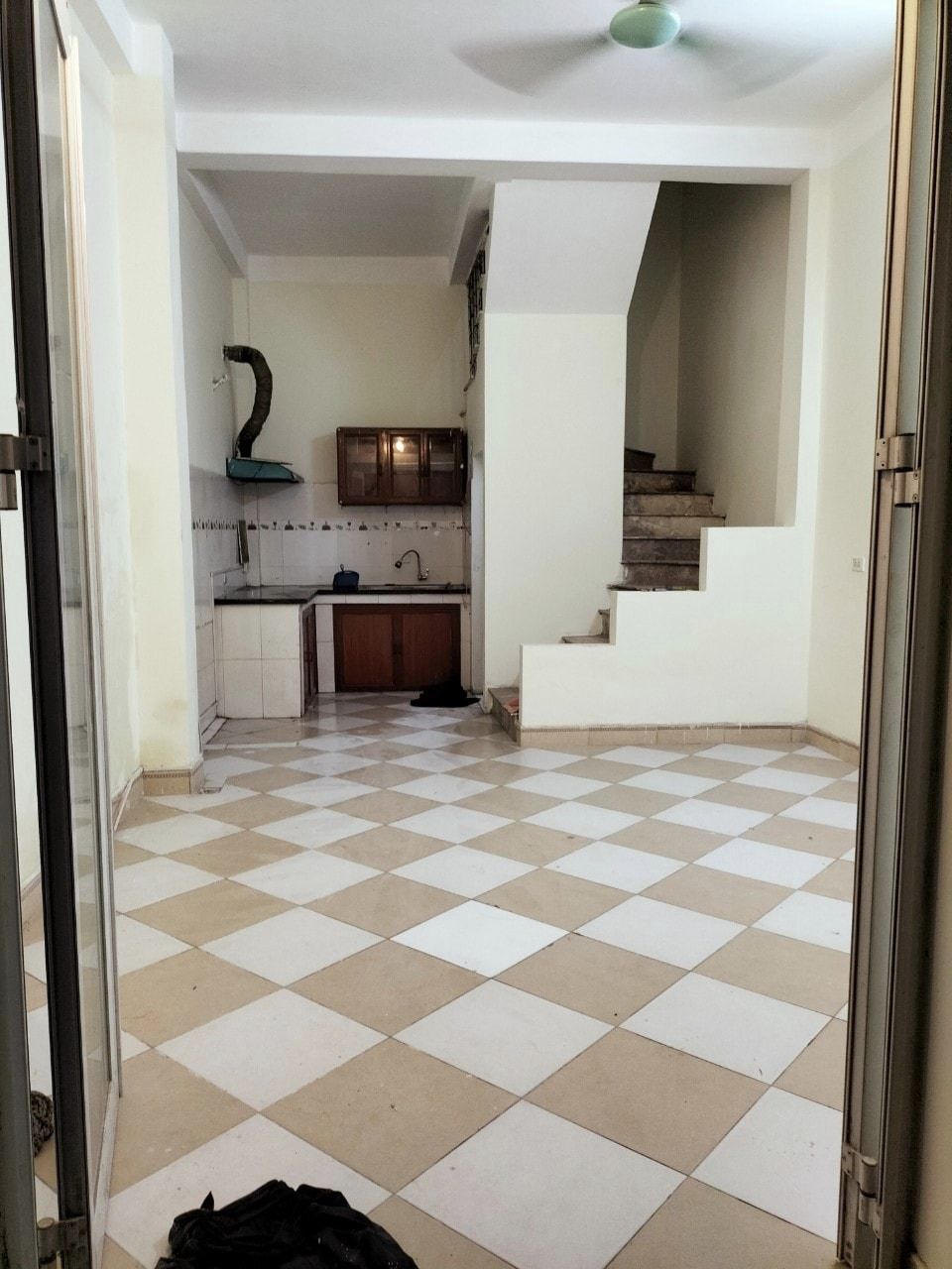 BÁN NHÀ ĐÓN TẾT TÂN XUÂN - NHỈNH 3 TỶ - Ô TÔ VÀO NHÀ SỬA CỬA -QUAY ĐẦU ĐỖ TRƯỚC CỬA - KINH DOANH