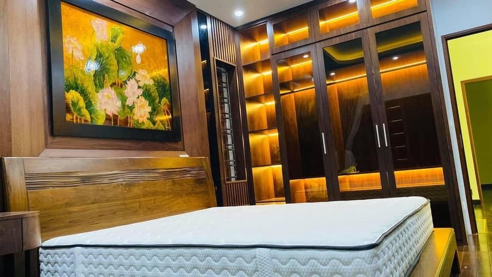 BÁN NHÀ TẠI TRUNG KÍNH GIÁ 5 TỶ 8 cho khách thiện chí