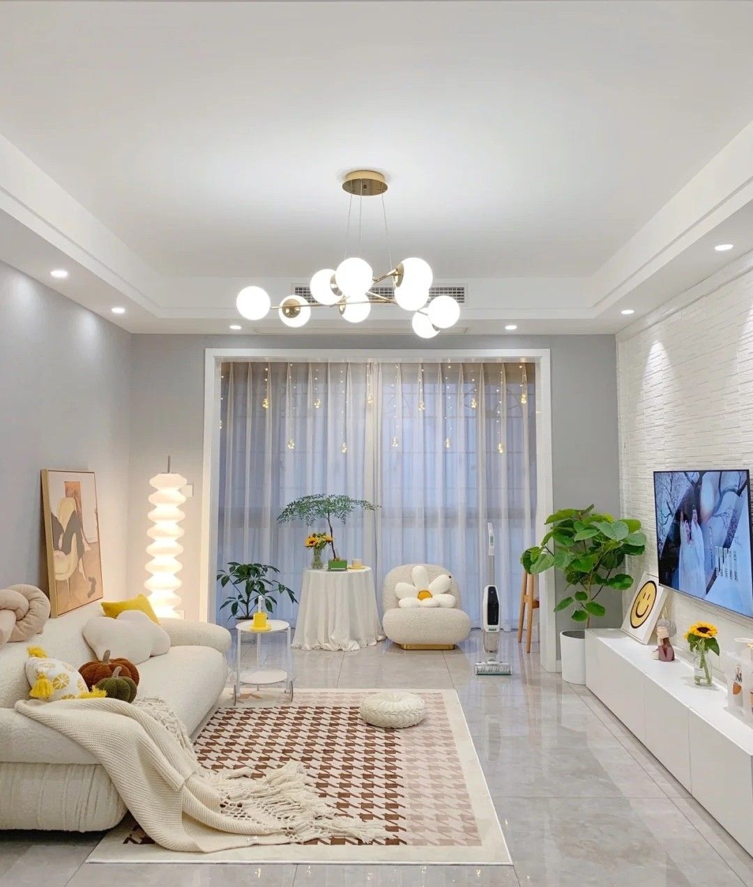 Kẹt bank bán gấp mặt tiền Nguyễn Tri Phương, P4, Q10 DT(4.5x16m) 5 tầng HĐT: 75tr/th giá 32 tỷ