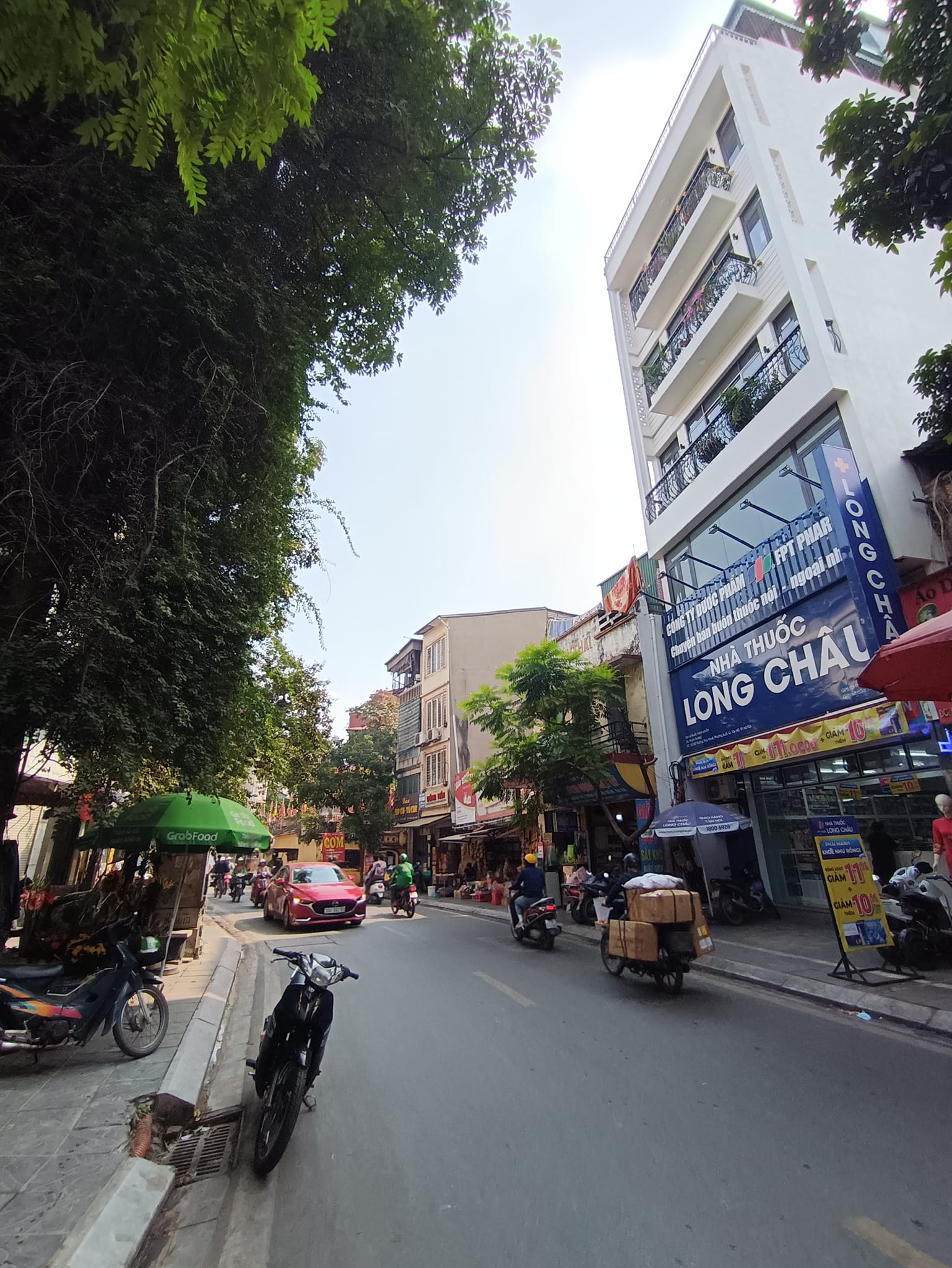 Bán nhà mặt phố Thụy Khuê 63m2, MT 6m2, vỉa hè rộng, kinh doanh đỉnh, 18.4 tỷ