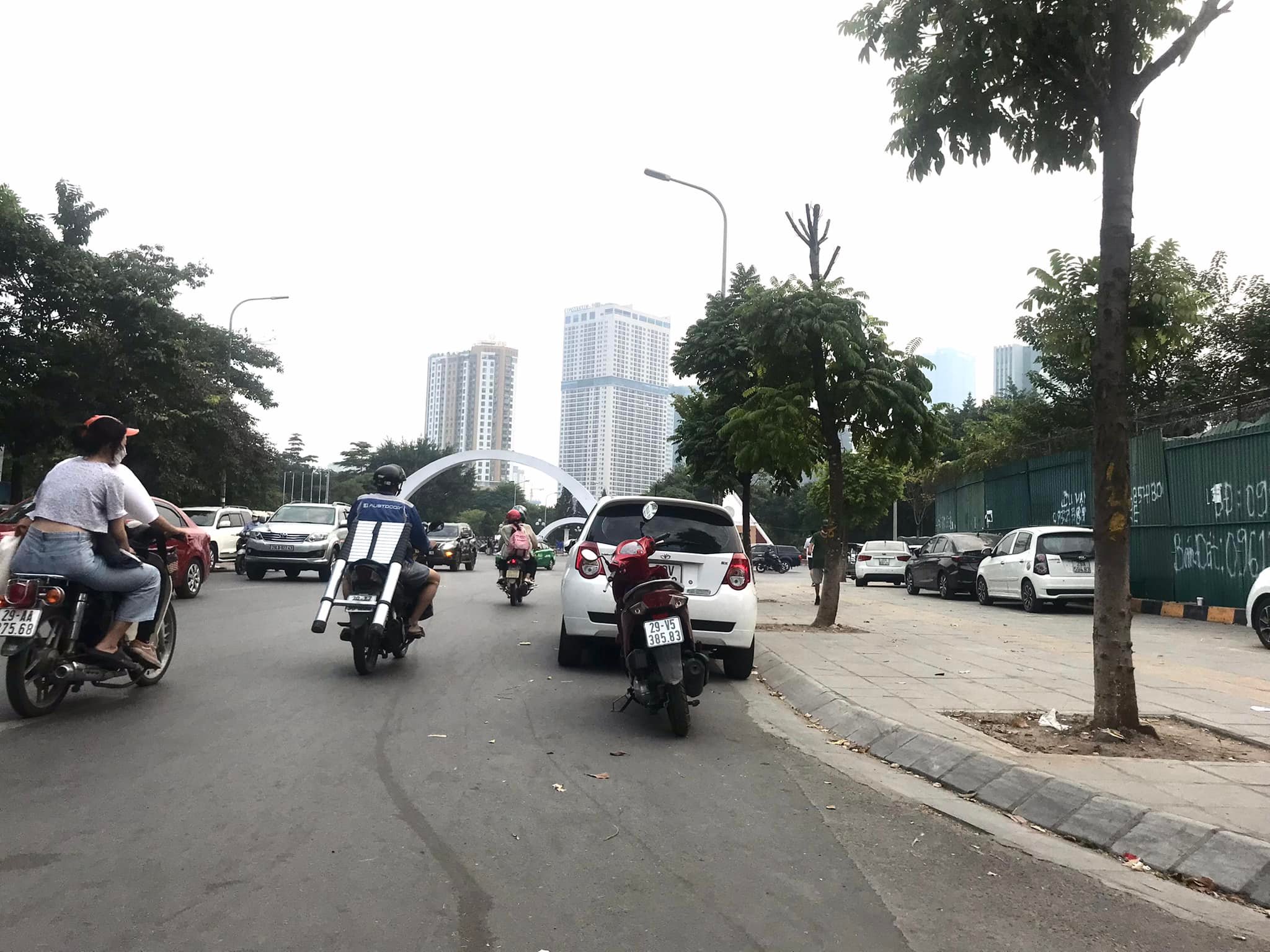 MẶT PHỐ KHÚC THỪA DỤ, KD ĐỈNH CAO, Ô TÔ DỪNG ĐỖ, 331M2, MT 35M