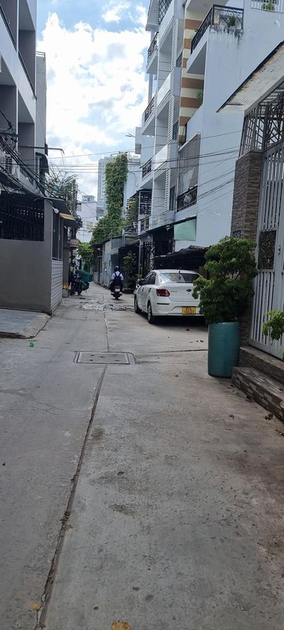 Hẻm 125 Tám Danh 48m2, 3 tầng, 3.55 x 13.6m, Chỉ 6.5 tỷ Phường 4 Quận 8