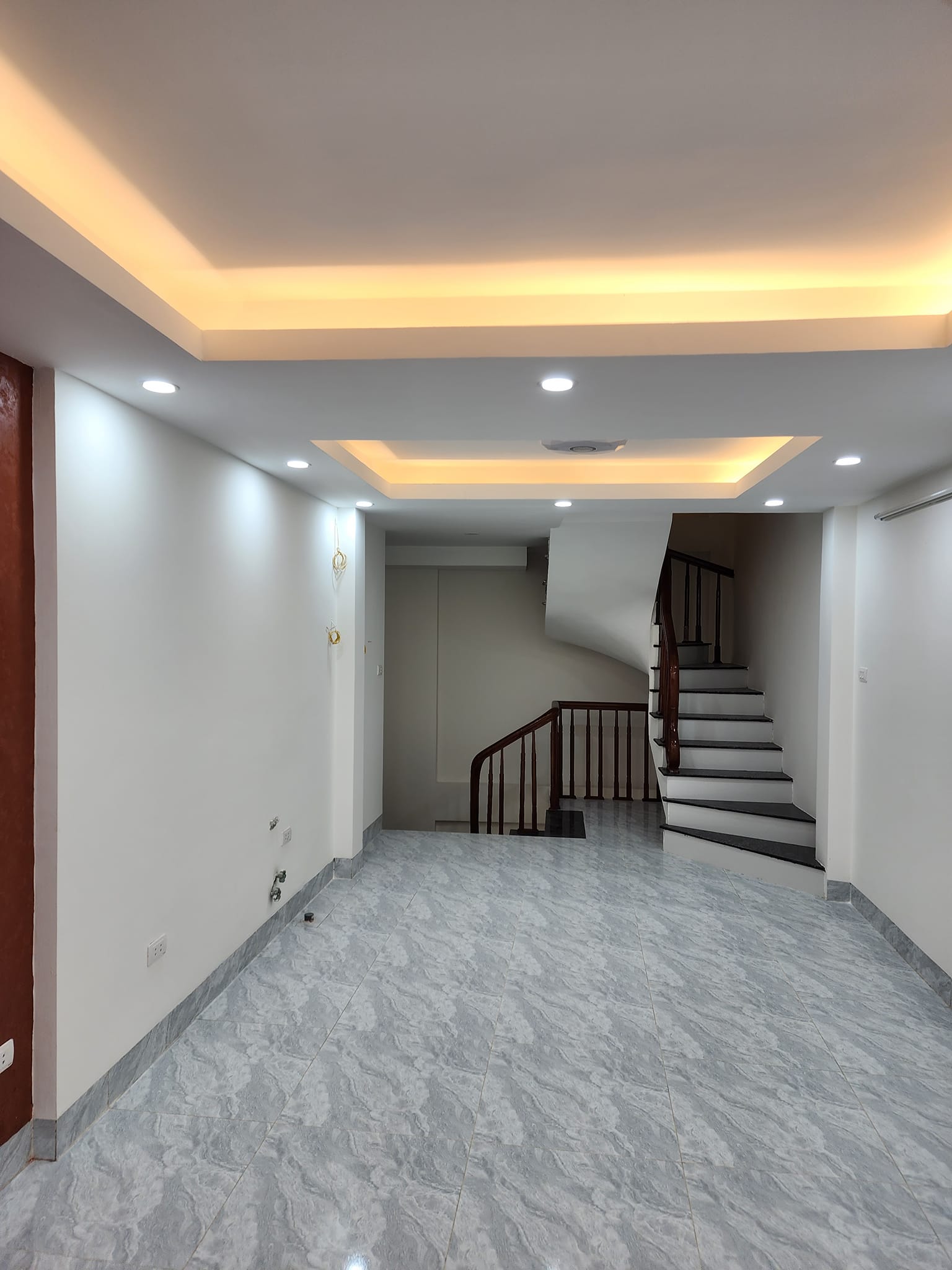 Nhà Mới Phố Trung Liệt - Rộng 40m2 - Xây 5 Tầng - Giá 6.75 Tỷ.