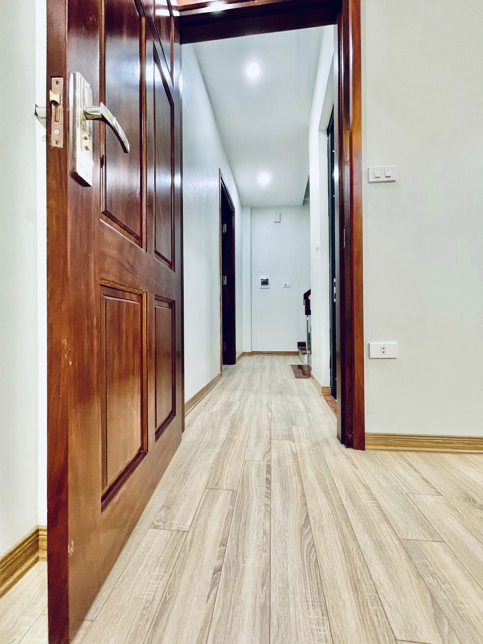 Bán Nhà Thái Hà 51m2 - 4 Tầng - Mặt Tiền Khủng 5.2m - Giá 5.75 Tỷ.