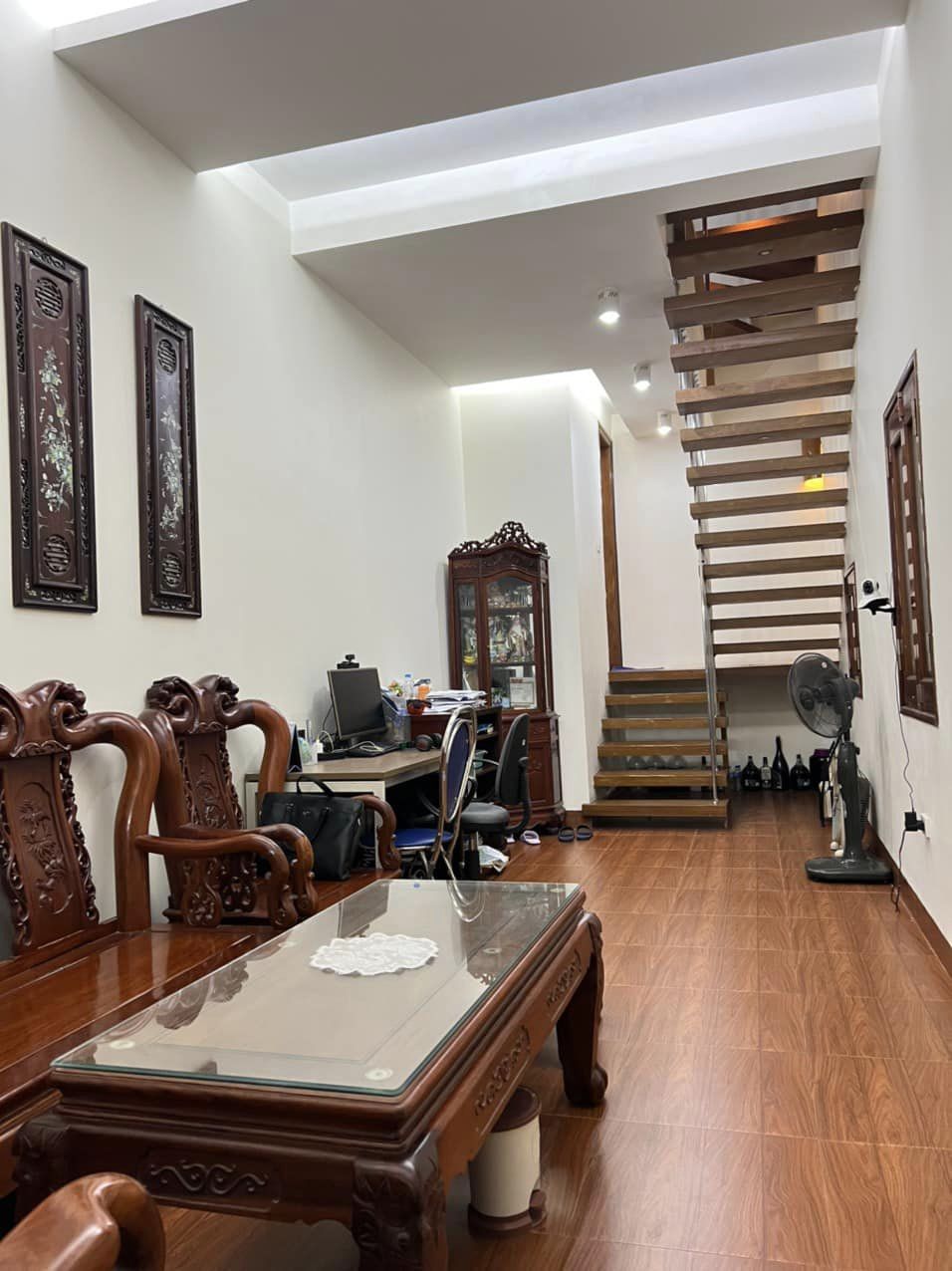 Nhà Đẹp Nguyễn Lương Bằng 40m2 - 4 Tầng - Giá 4.35 Tỷ - Gần Phố - Gần Hồ- Lô Góc.