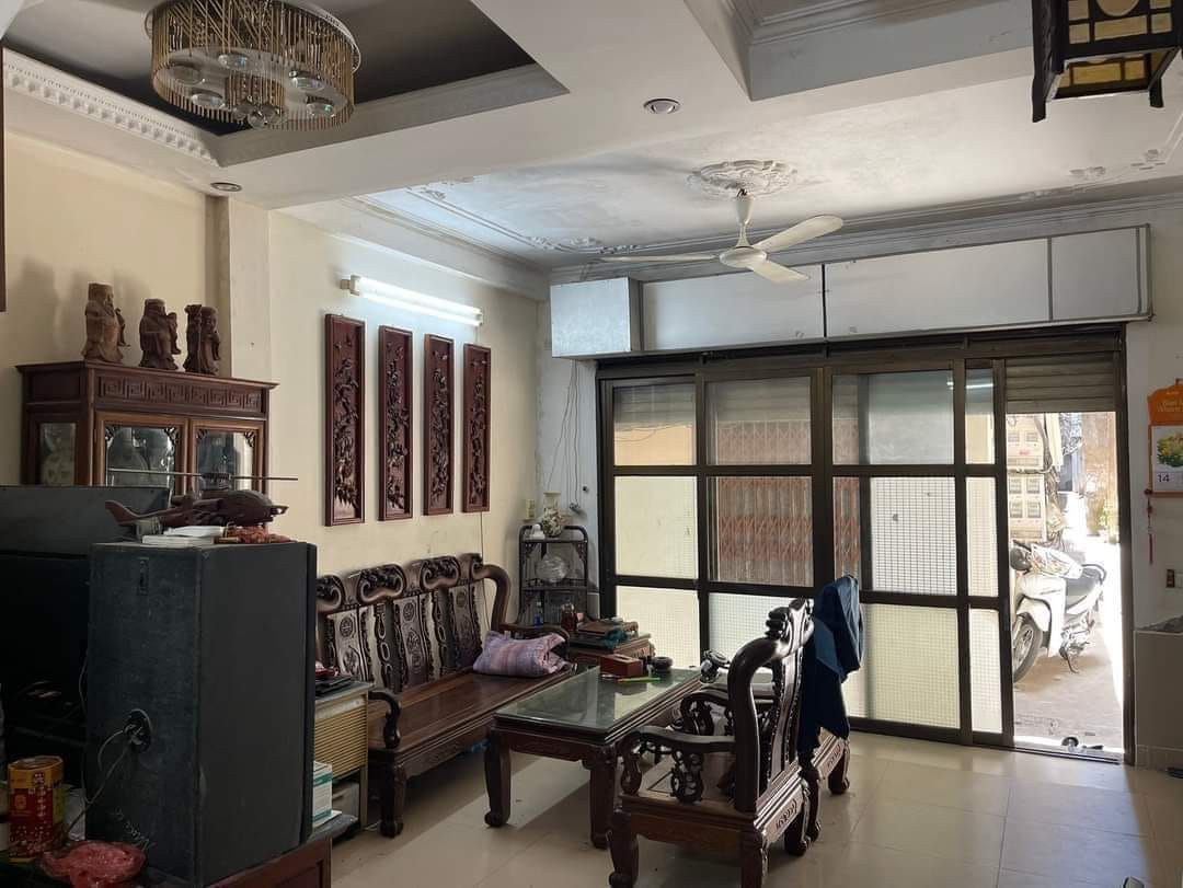 Chính chủ cô Hương bán nhà phố Đội Cấn, mặt ngõ cách phố 60m, mặt tiền 5m - 35m2 - 3,9 tỷ