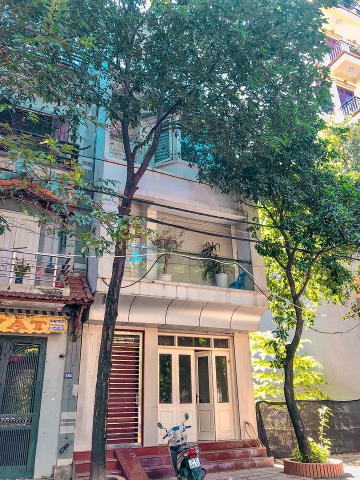 CHỦ NHÀ THUA WORLD CUP - BÁN GẤP NHÀ ĐẸP Ở NGAY - GIÁ ĐẸP - CHỦ NHÀ CŨNG ĐẸP LUÔN - GIÁ 7 TỶ