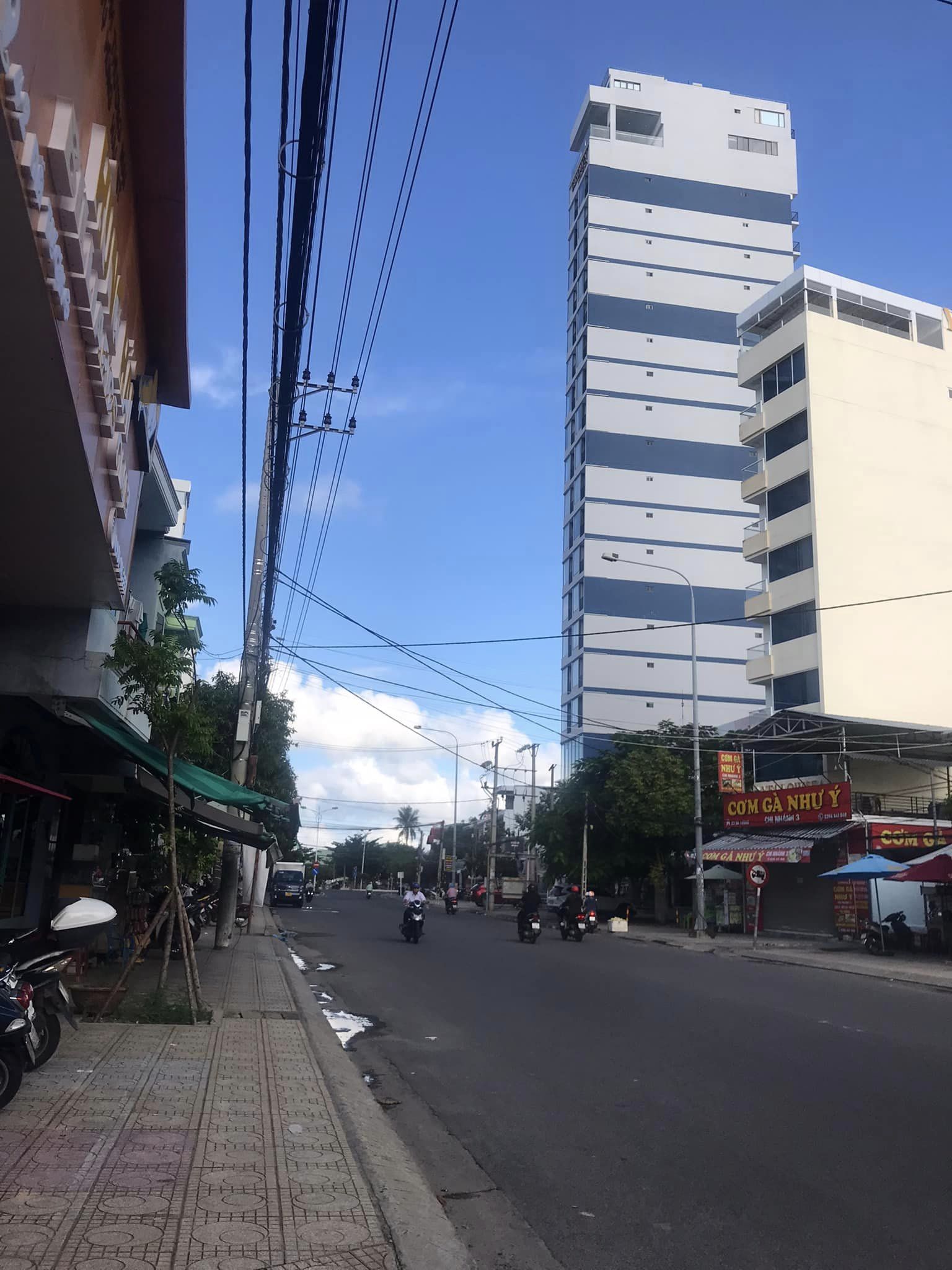 Nhà Hẻm Hoàng Diệu, hẻm thông 6m, gần biển Nha Trang,